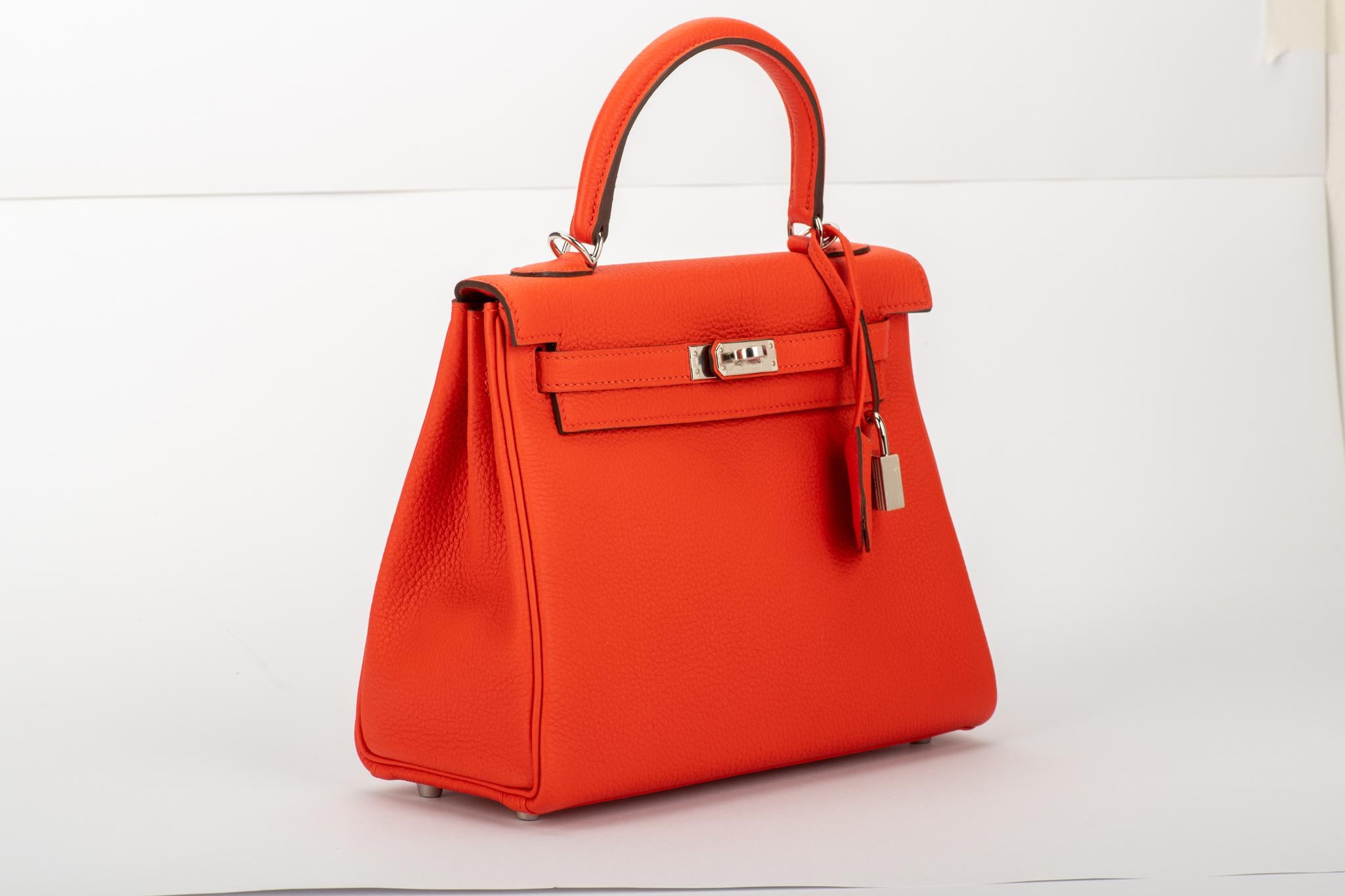 Red New in Box 2018 Hermes Rare Kelly 25 Capucine Togo Bag