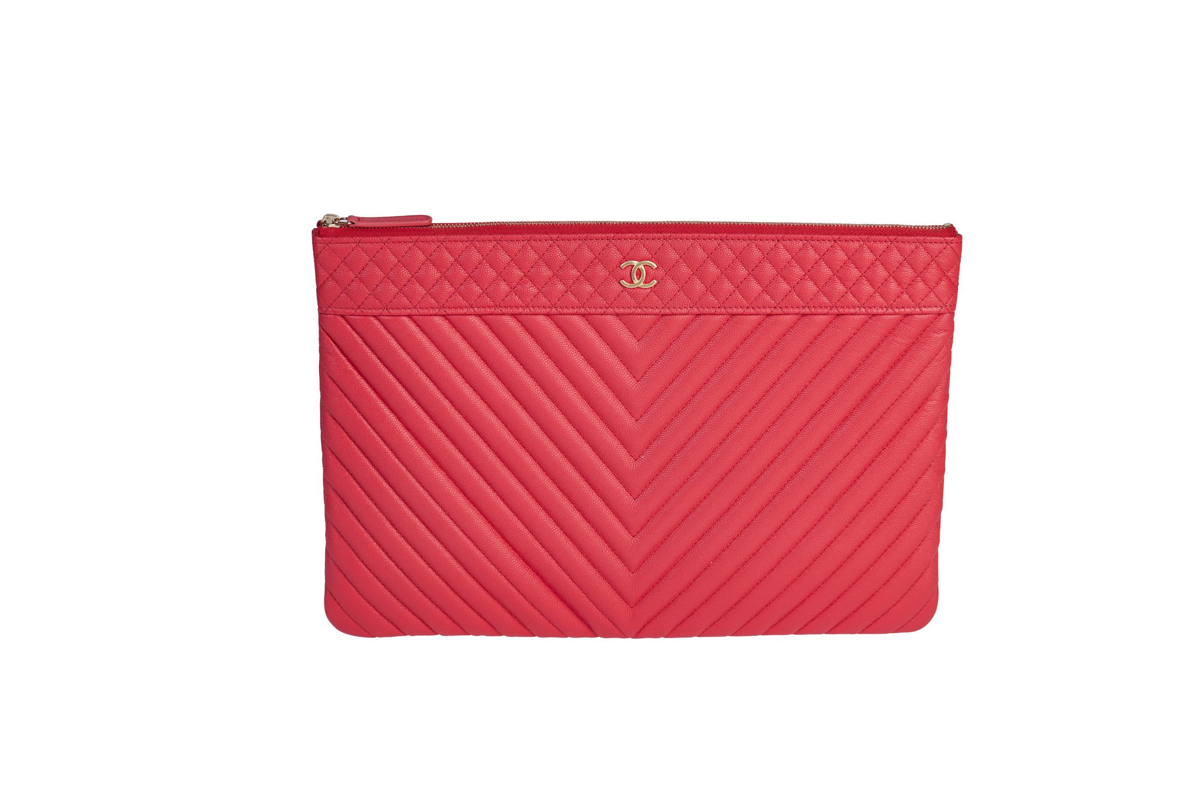 chanel chevron clutch