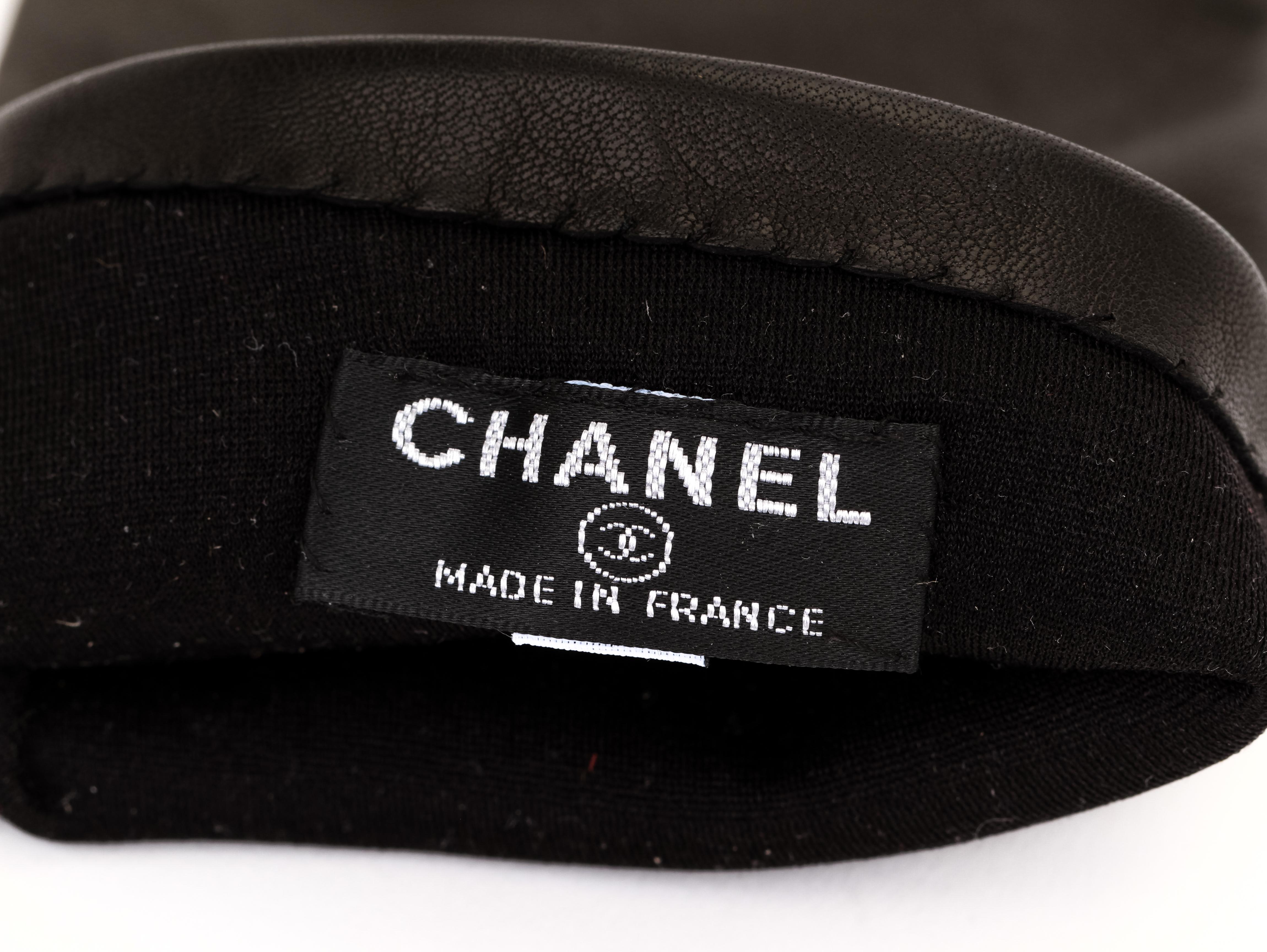 New in Box Chanel Lambskin Black White Logo Gloves 3