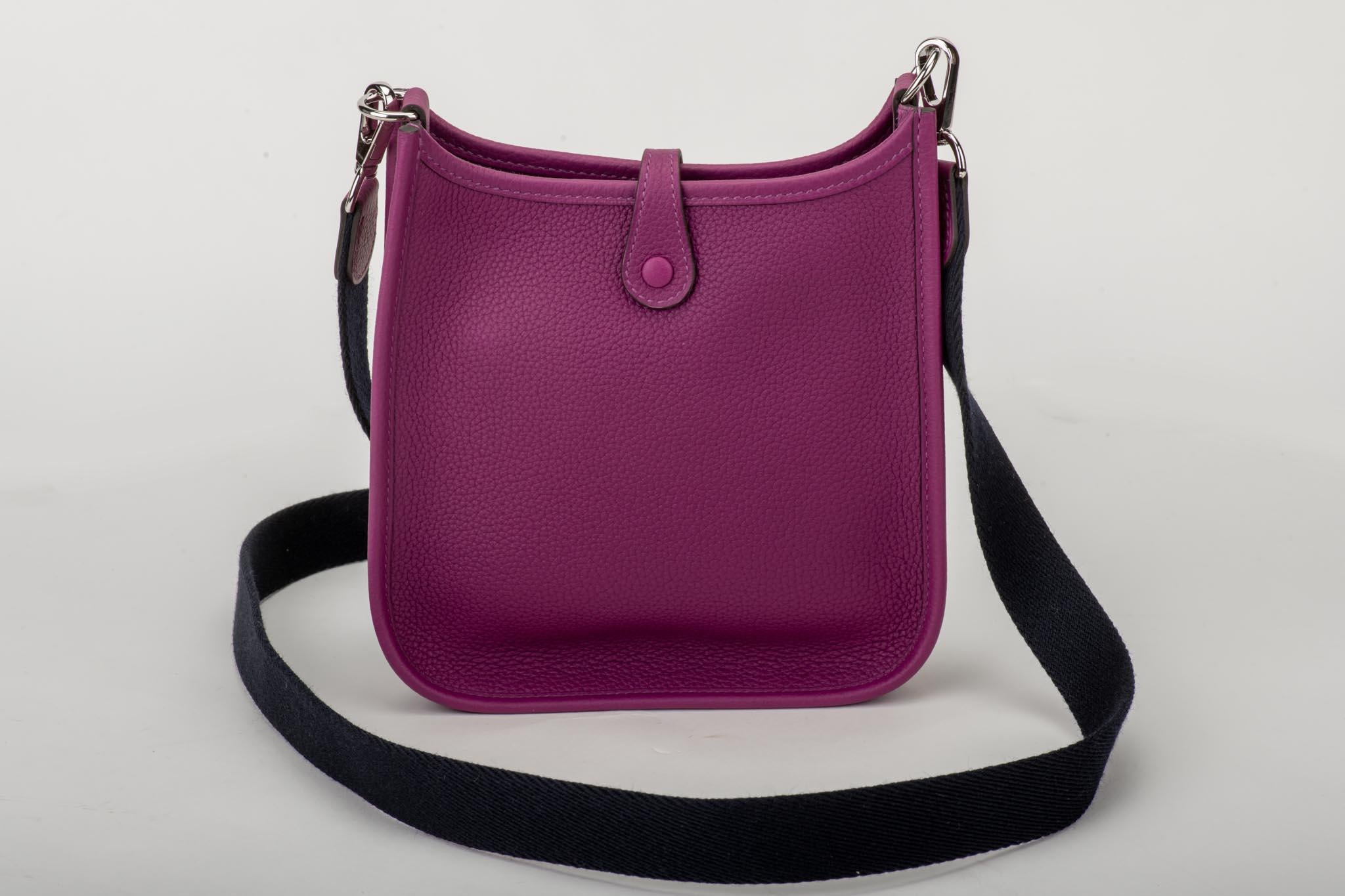 New in Box Hermès Anemone Clemence Mini Evelyne Crossbody Bag In New Condition In West Hollywood, CA