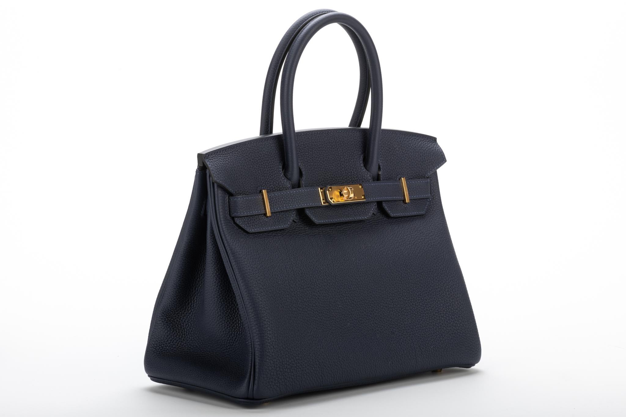 Hermès 30cm Birkin in blue nuit togo leather with gold tone hardware. Handle drop, 3.75