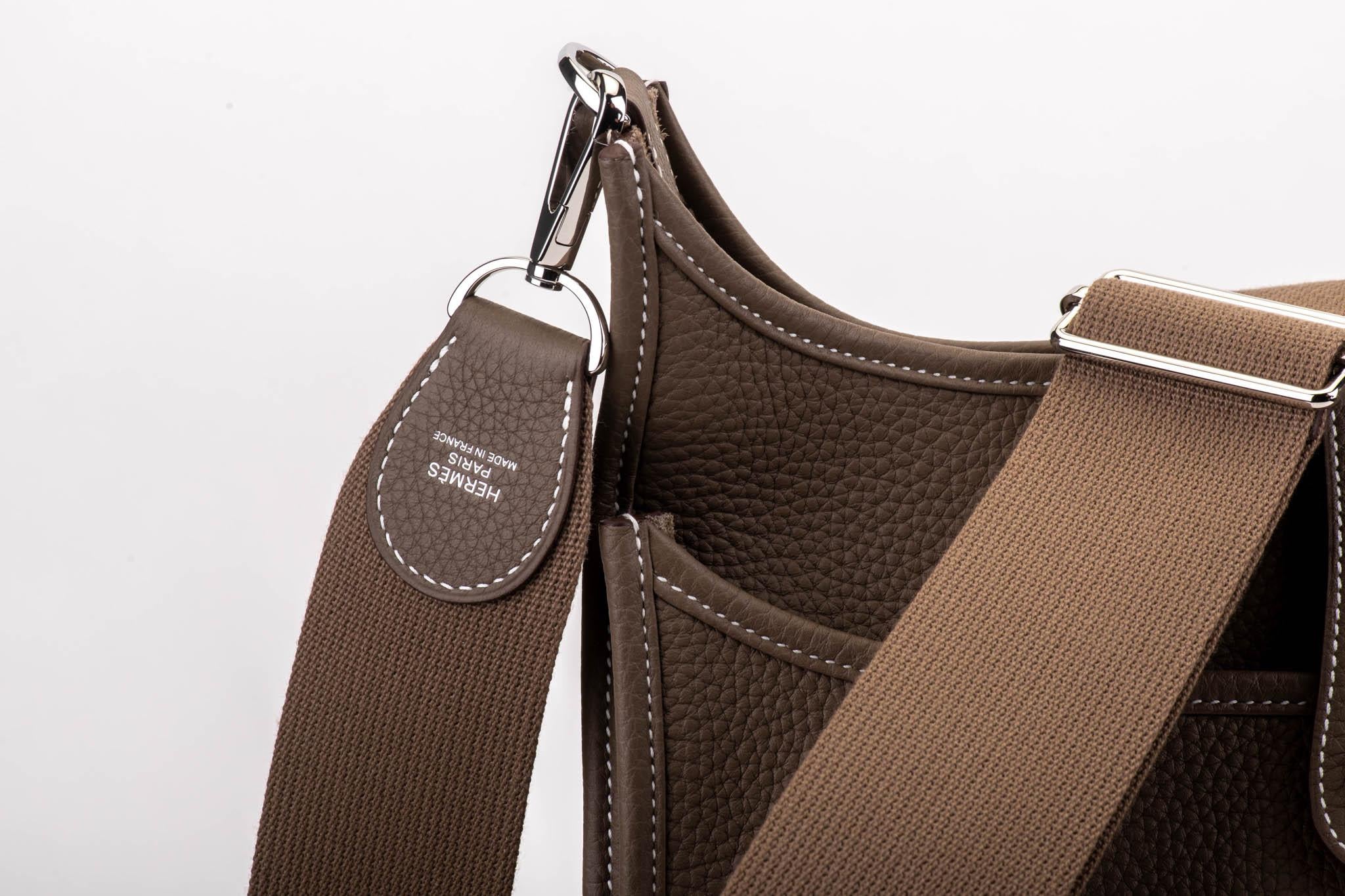 New in Box Hermes Evelyne PM Etoupe Palladium Crossbody Bag In New Condition For Sale In West Hollywood, CA