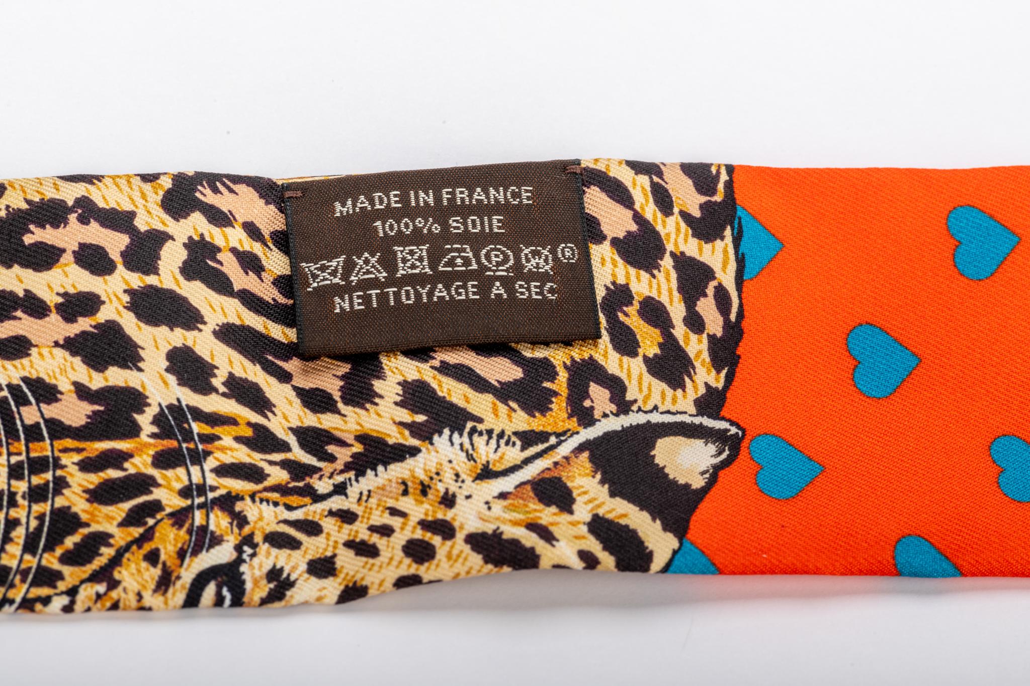 Orange Écharpe Hermès Jungle Love Twilly avec des cœurs:: édition limitée:: neuve dans sa boîte