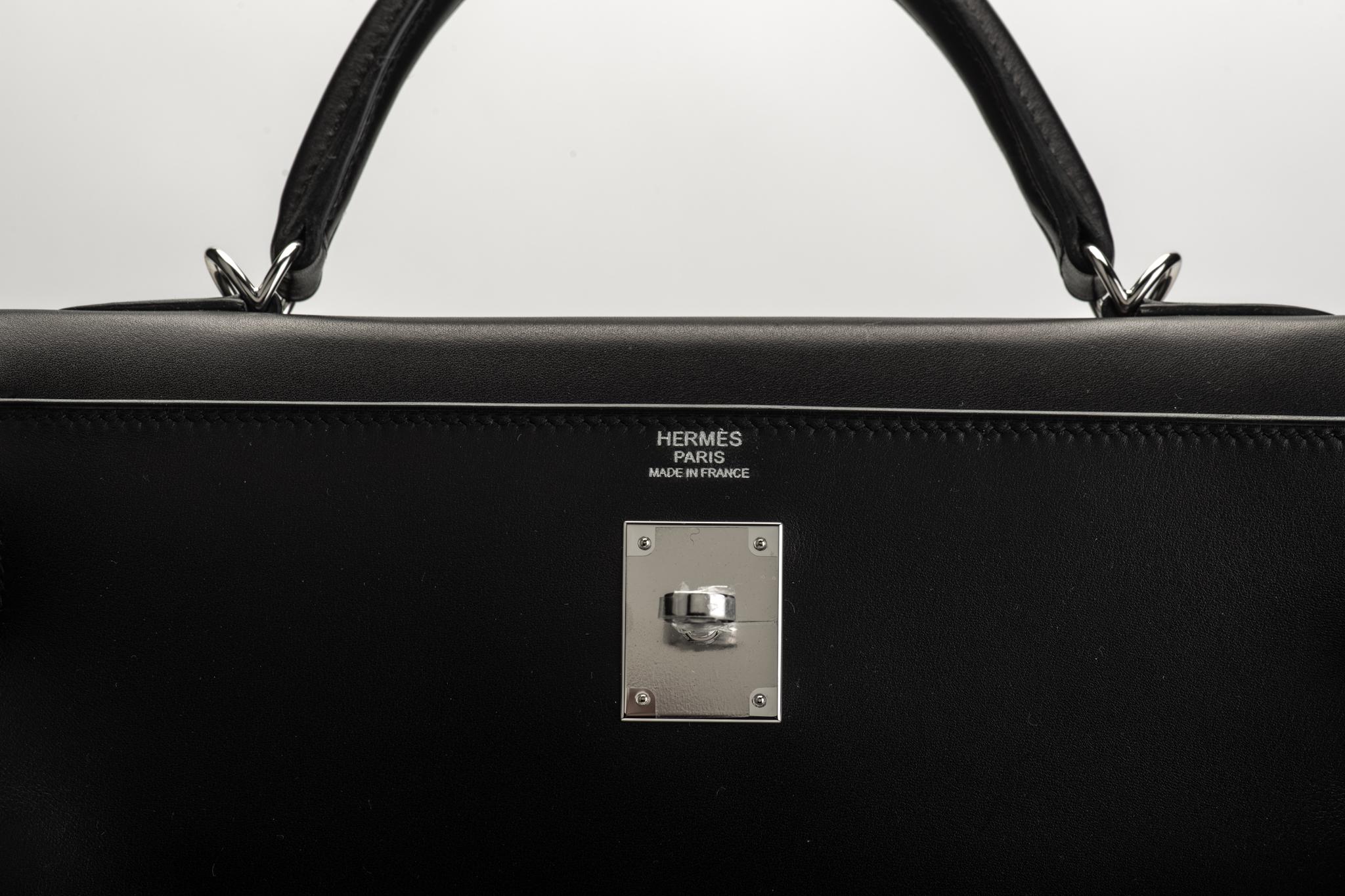 New in Box Hermes Kelly 32 Black Evercalf Bag In New Condition In West Hollywood, CA