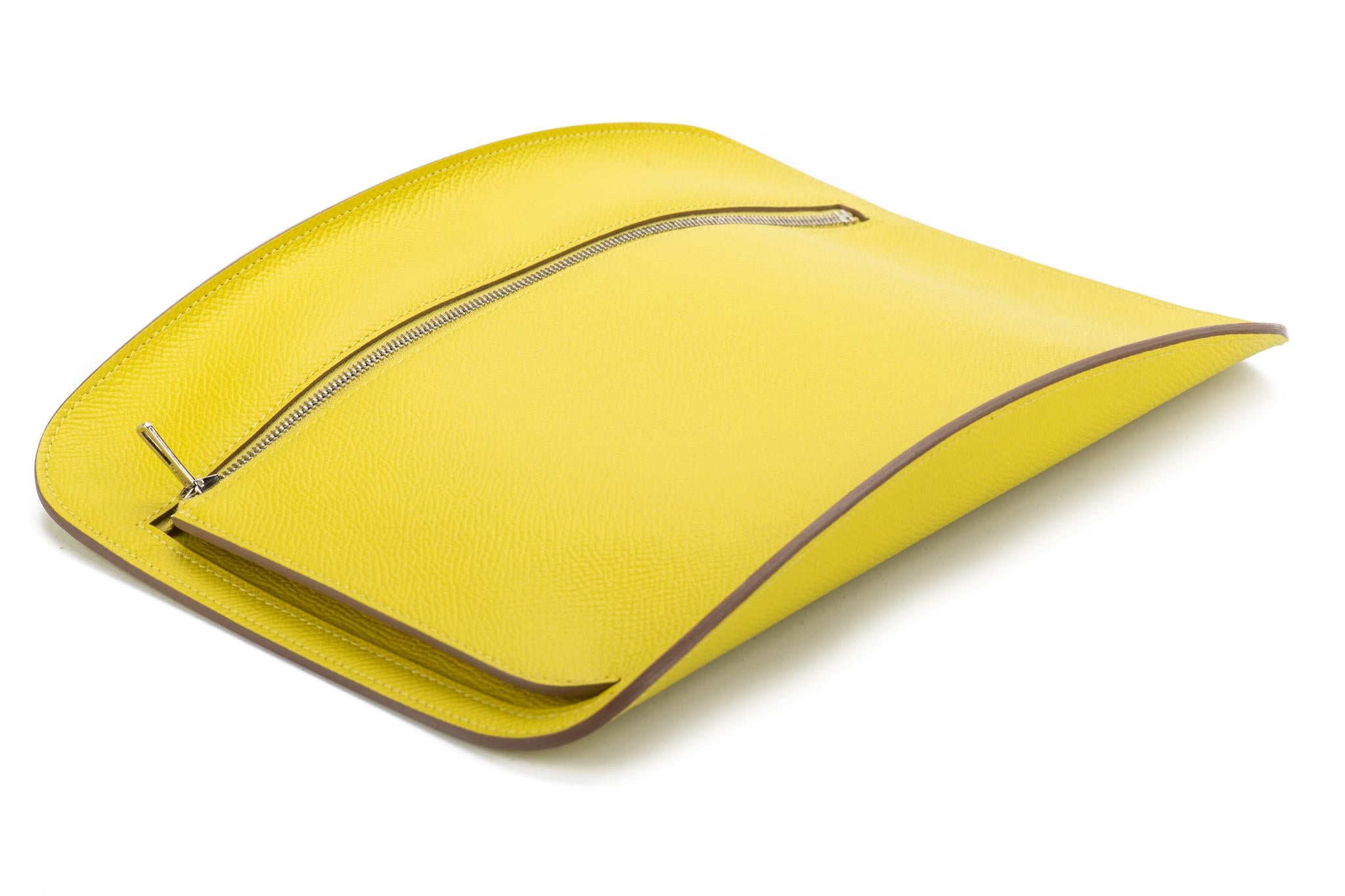 Hermès - Pochette jaune citron en cuir Epsom, neuve dans sa boîte en vente 1