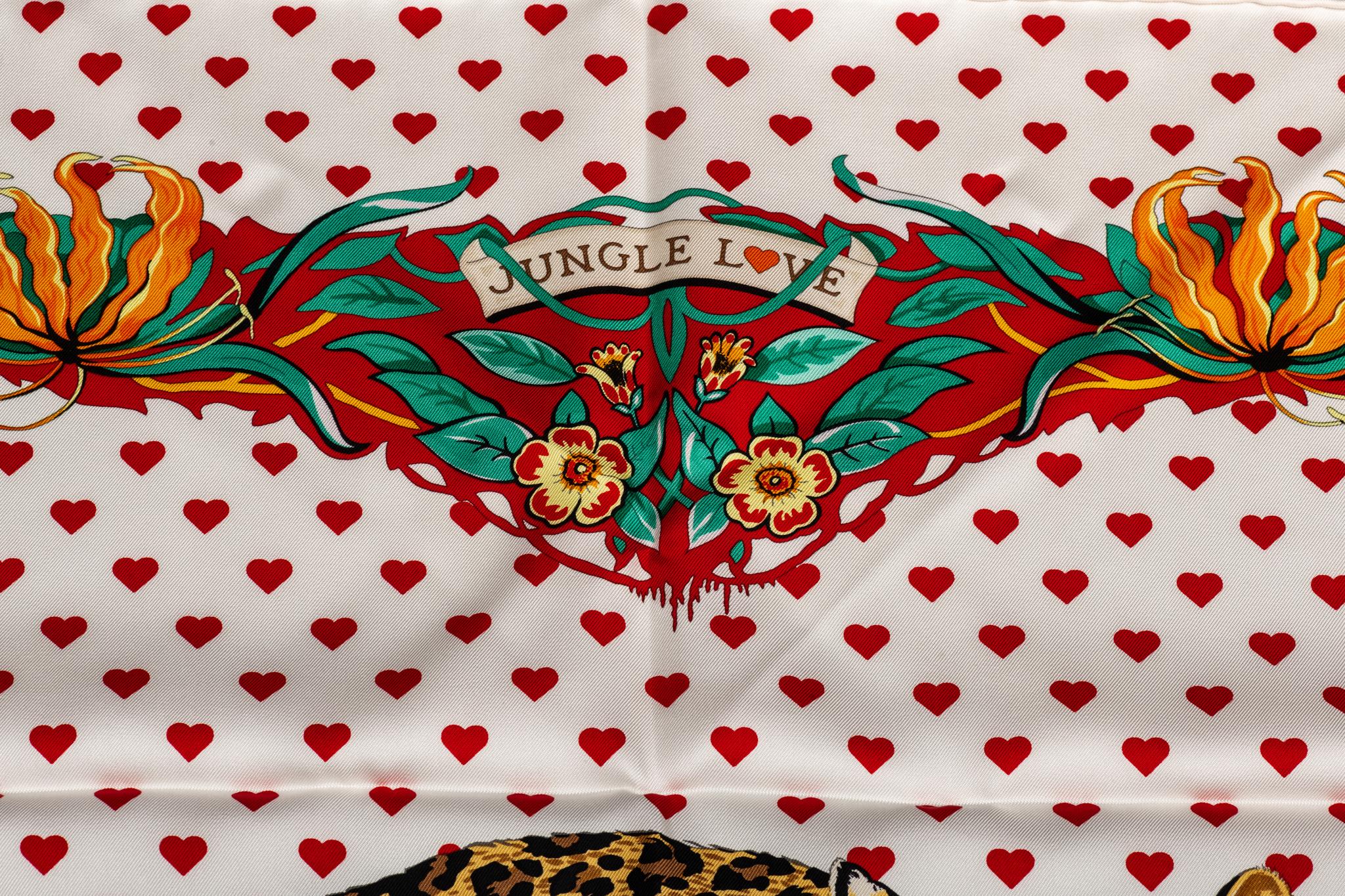 Neuf dans sa boîte Édition limitée Hermès  Écharpe Dallet Jungle Love Hearts Neuf - En vente à West Hollywood, CA
