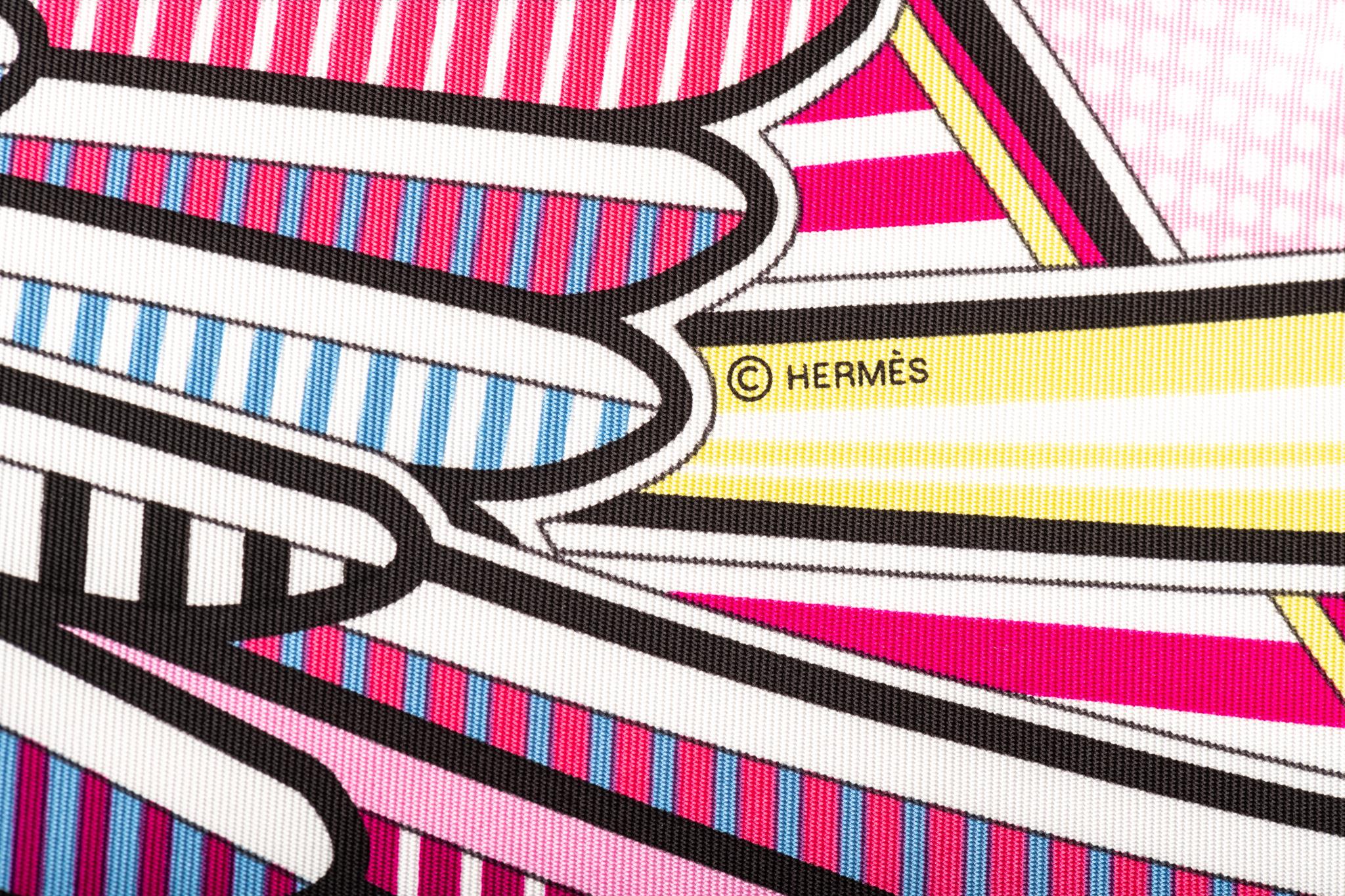 New in Box Hermes Limited Edition Pegase Pop Silk Gavroche Scarf For Sale 1