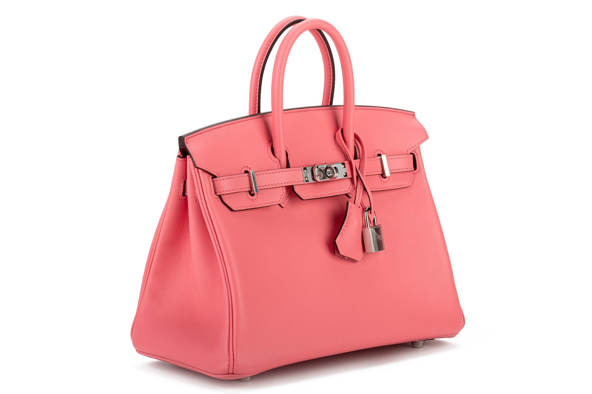 Hermès 25cm Birkin in rose d'ete' swift leather with palladium hardware. Rare and collectible. Handle drop, 3