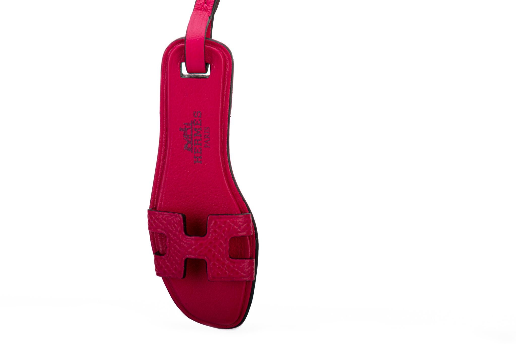 Hermès - Rare breloque de sac rose Oran, état neuf dans sa boîte Neuf - En vente à West Hollywood, CA