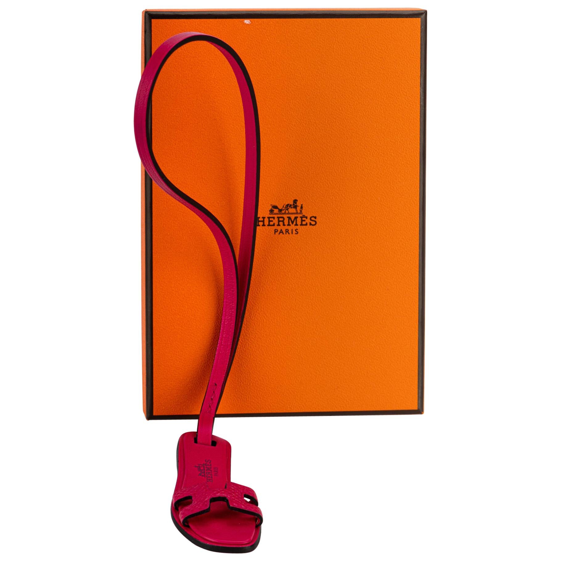Hermès - Rare breloque de sac rose Oran, état neuf dans sa boîte en vente