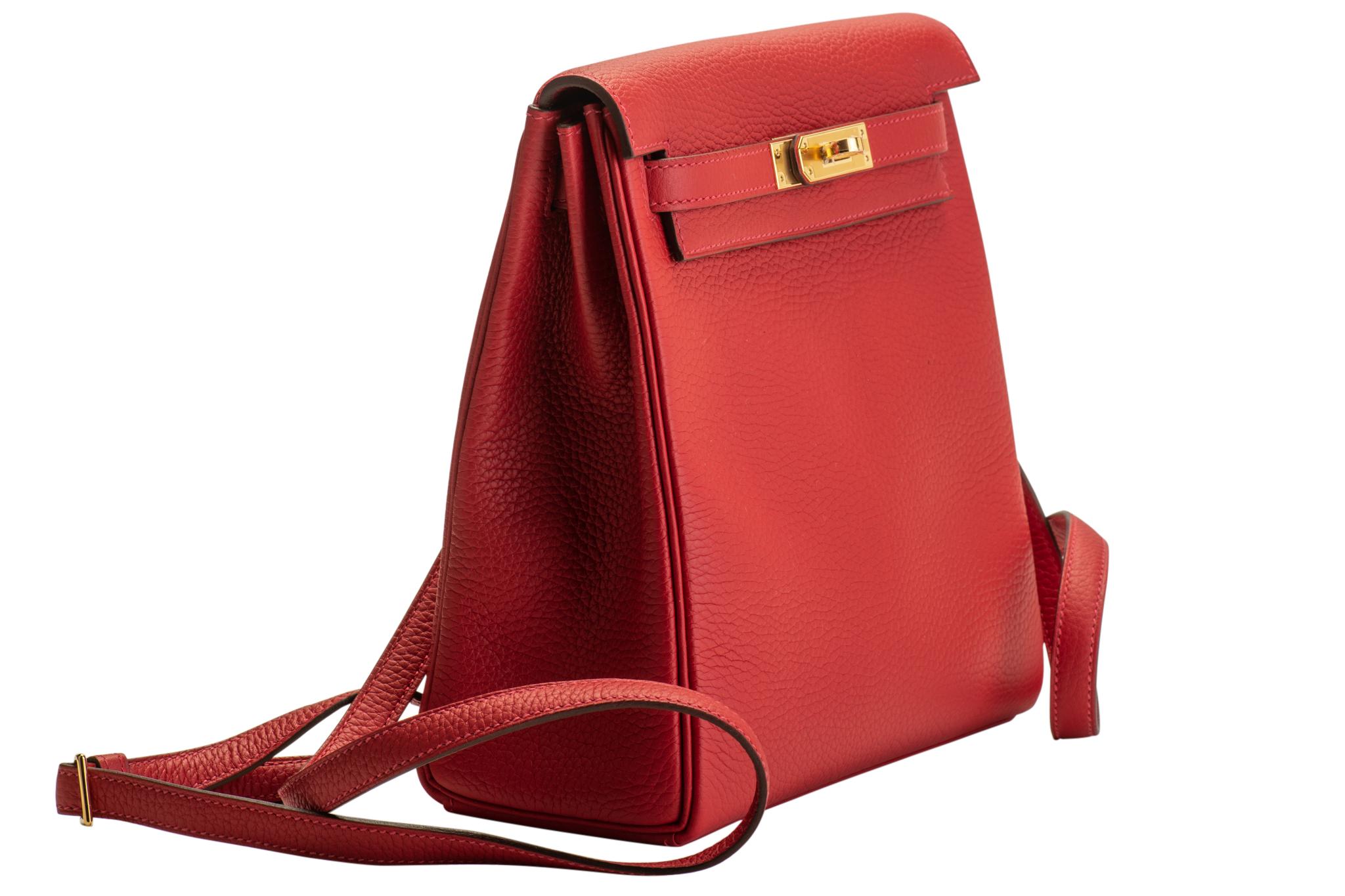 New in Box Hermes Rouge Casaque Kelly A Dos Bag Neuf - En vente à West Hollywood, CA
