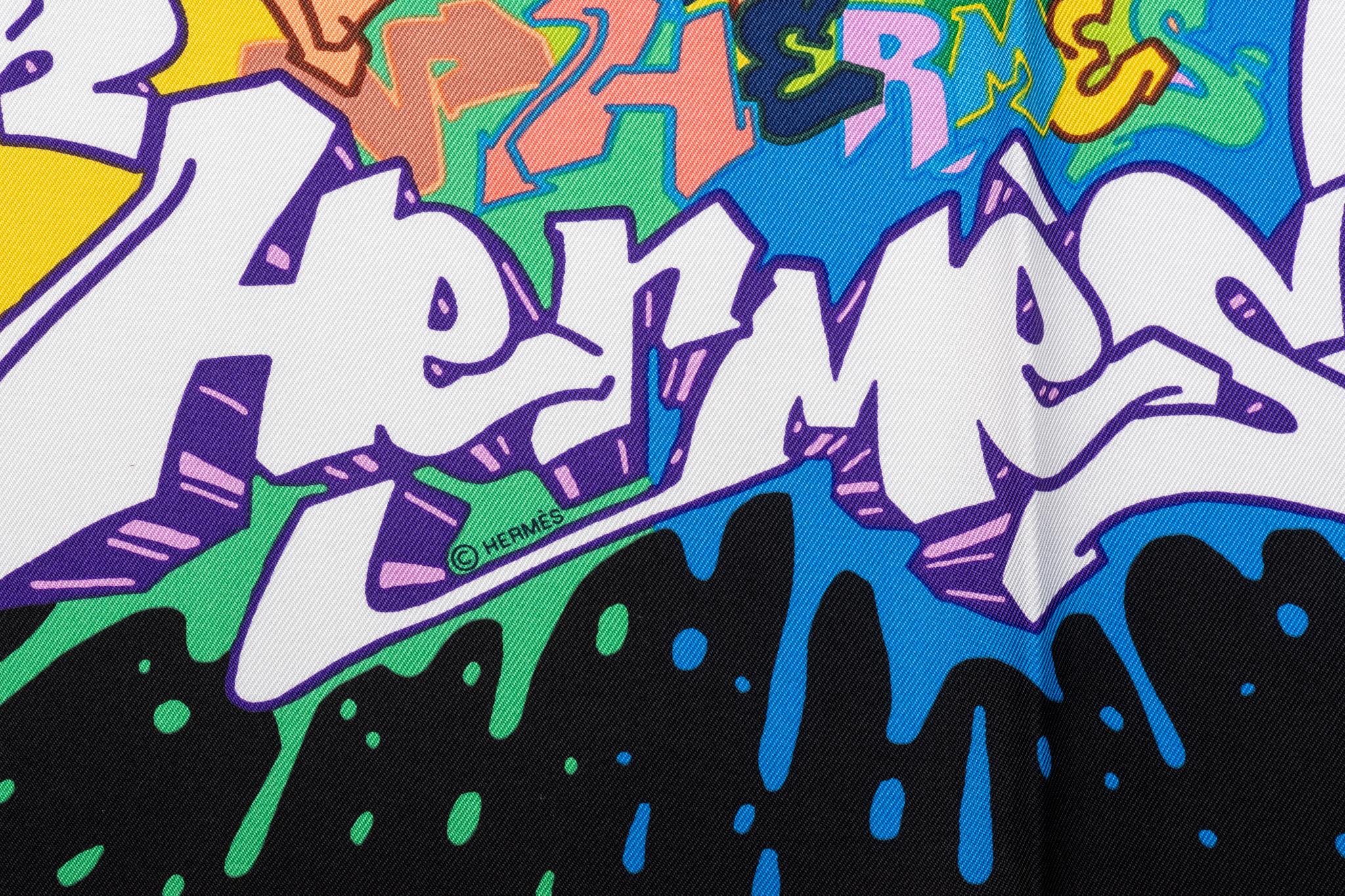 Hermès Graffiti-Schal aus schwarzer und roter Seide in Pochette-Form mit handgerollten Kanten. Neu im Karton.