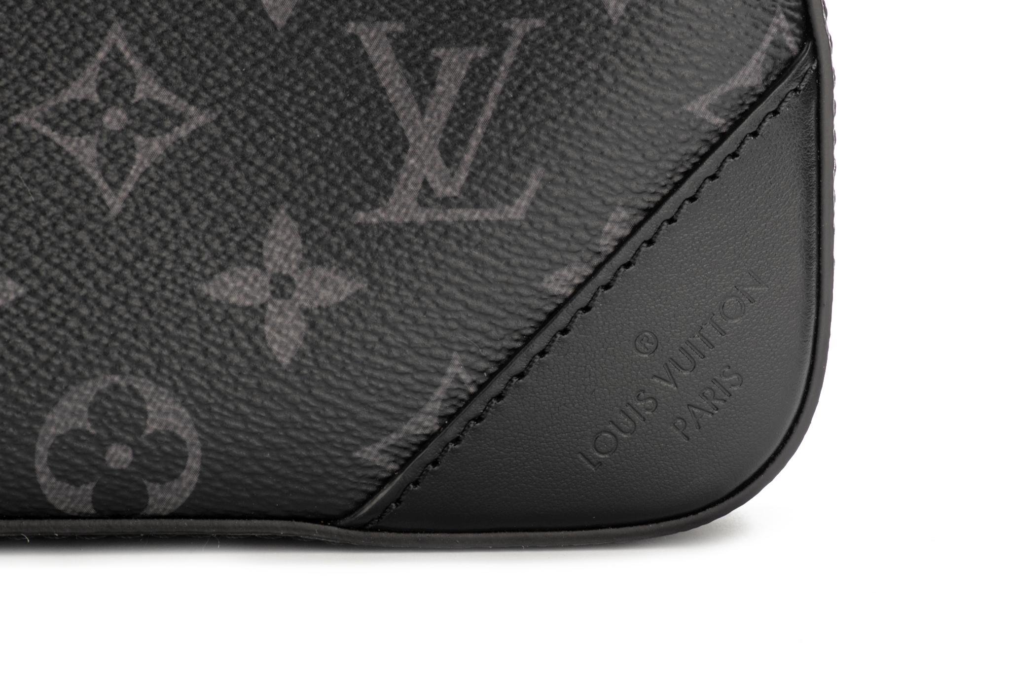 New in Box Louis Vuittom Men Multi Pochette Black Gray Bag For Sale 5
