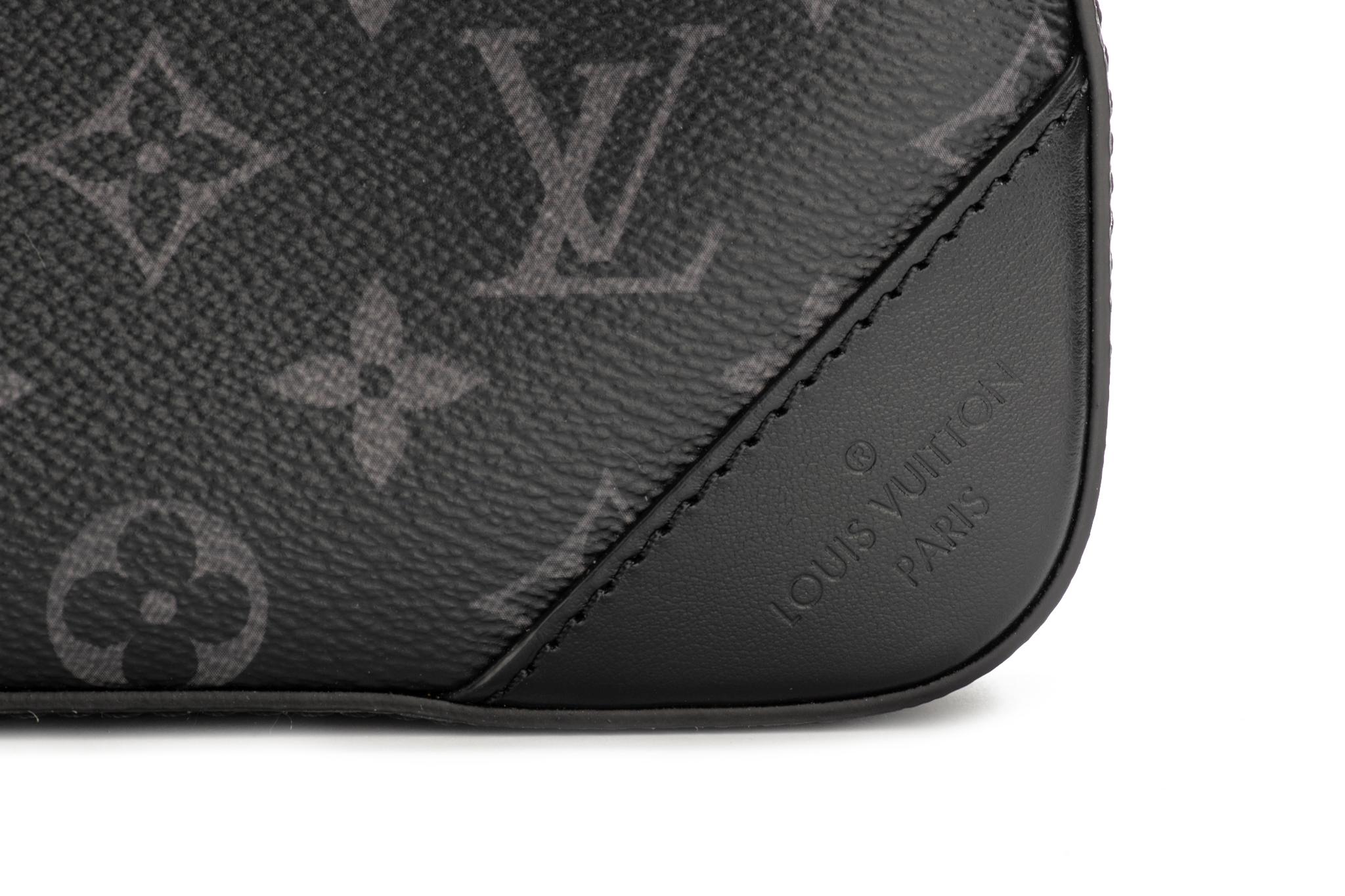 New in Box Louis Vuittom Men Multi Pochette Black Gray Bag 6