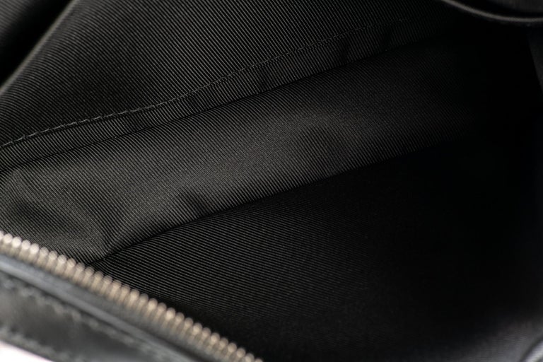 New in Box Louis Vuittom Men Multi Pochette Black Gray Bag at 1stDibs  louis  vuitton pochette men, louis vuitton mens pochette, louis vuitton multi pochette  men