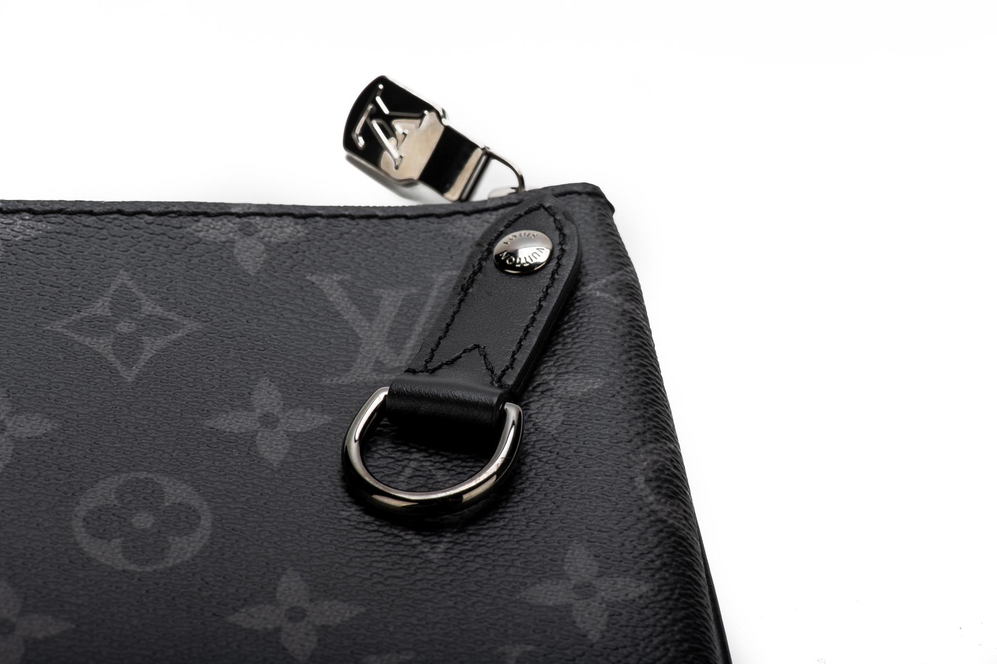 New in Box Louis Vuittom Men Multi Pochette Black Gray Bag 11