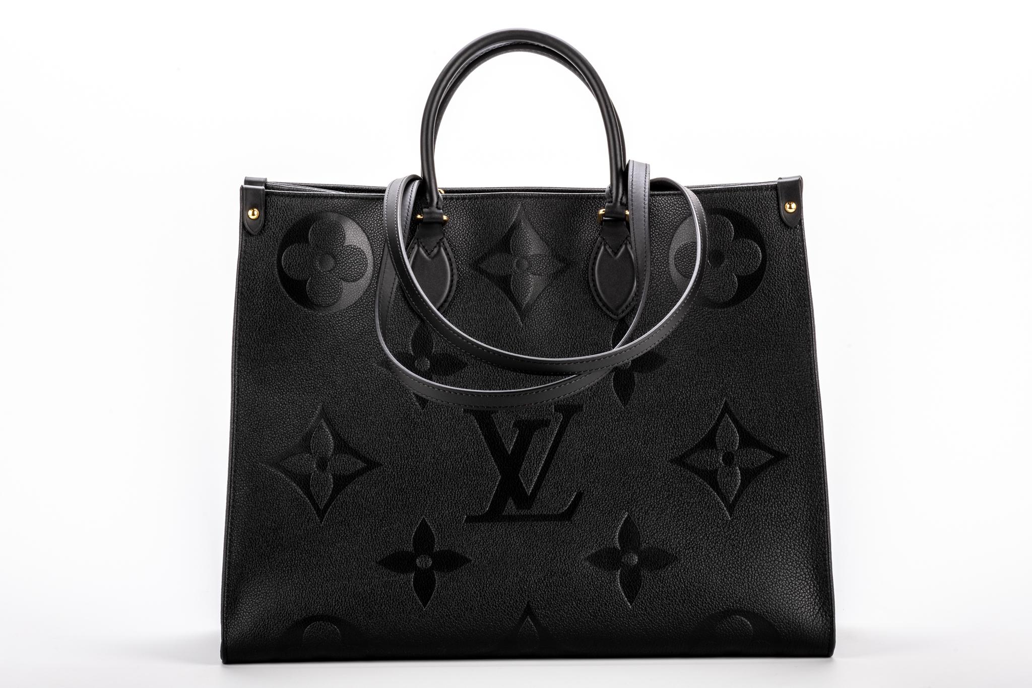 New in Box Louis Vuitton Black Logo On the Go GM Tote Bag In New Condition In West Hollywood, CA