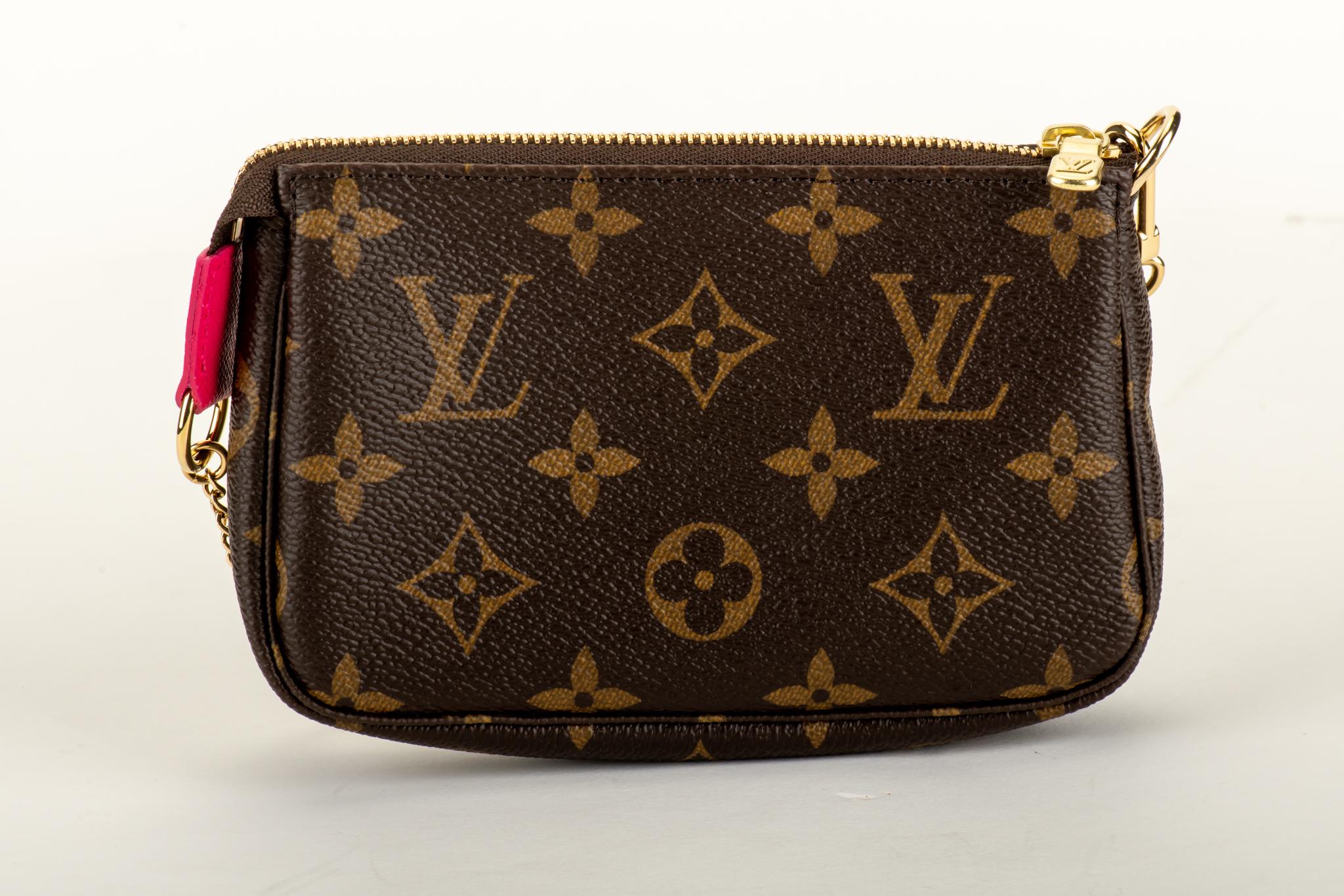 Originalverpackt Louis Vuitton Weihnachten Limited Edition Megeve Pouchette Tasche (Schwarz) im Angebot