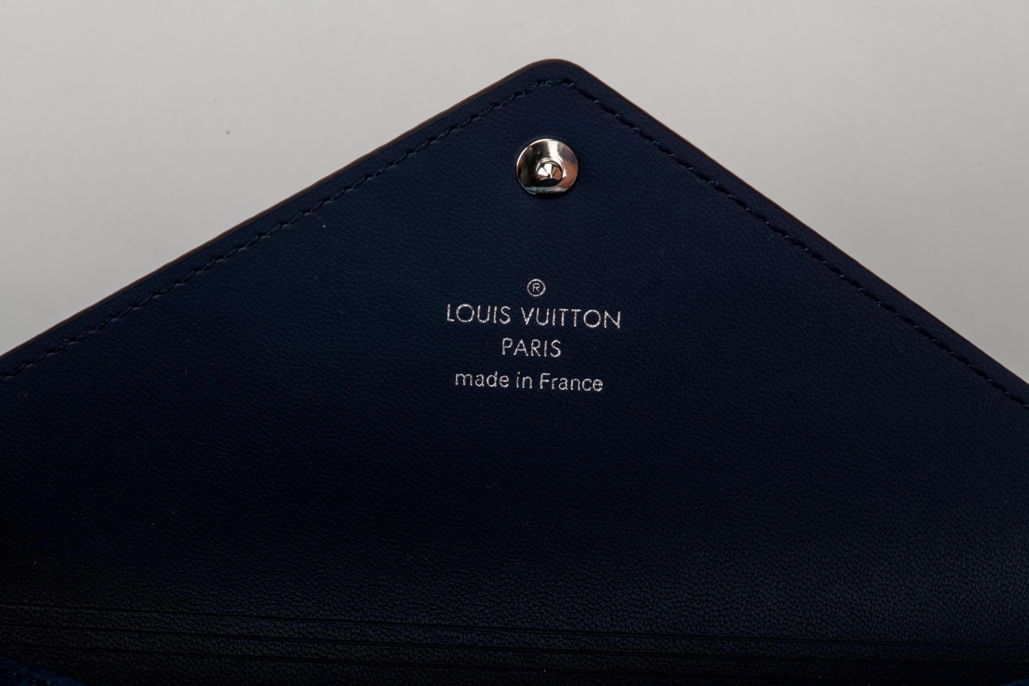 New in Box Louis Vuitton Escale Limited Edition Puchettes Clutch Bag - Set of 3 For Sale 4