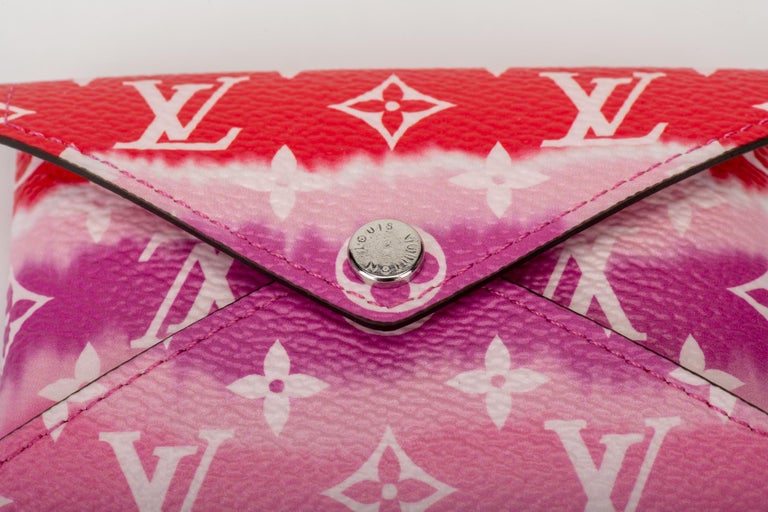 New in Box Louis Vuitton Escale Limited Edition Puchettes Clutch Bag - Set of 3 For Sale at 1stDibs
