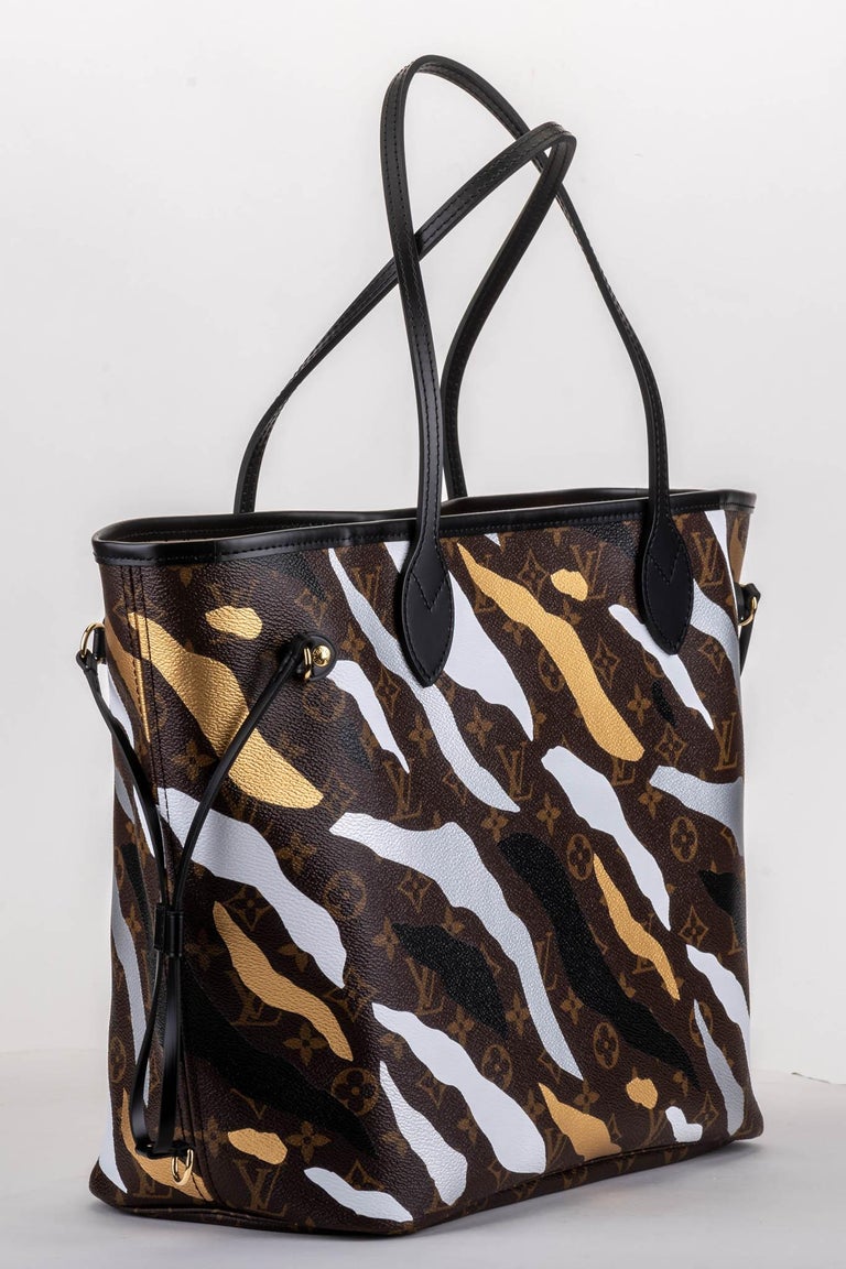 New in Box Louis Vuitton Limited Edition Camouflage Neverfull MM Tote Bag For Sale at 1stdibs