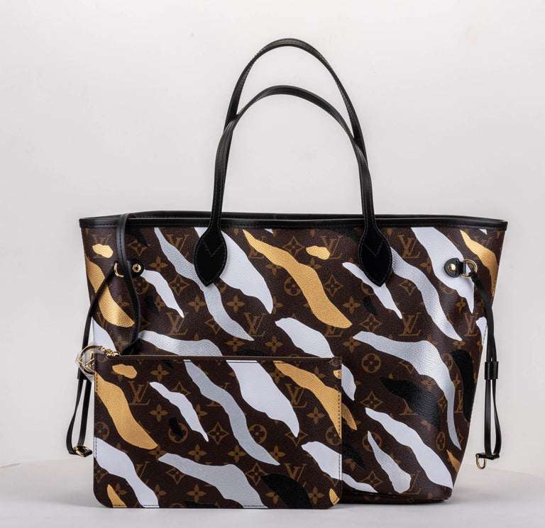 New in Box Louis Vuitton Limited Edition Camouflage Neverfull MM Tote Bag For Sale at 1stdibs