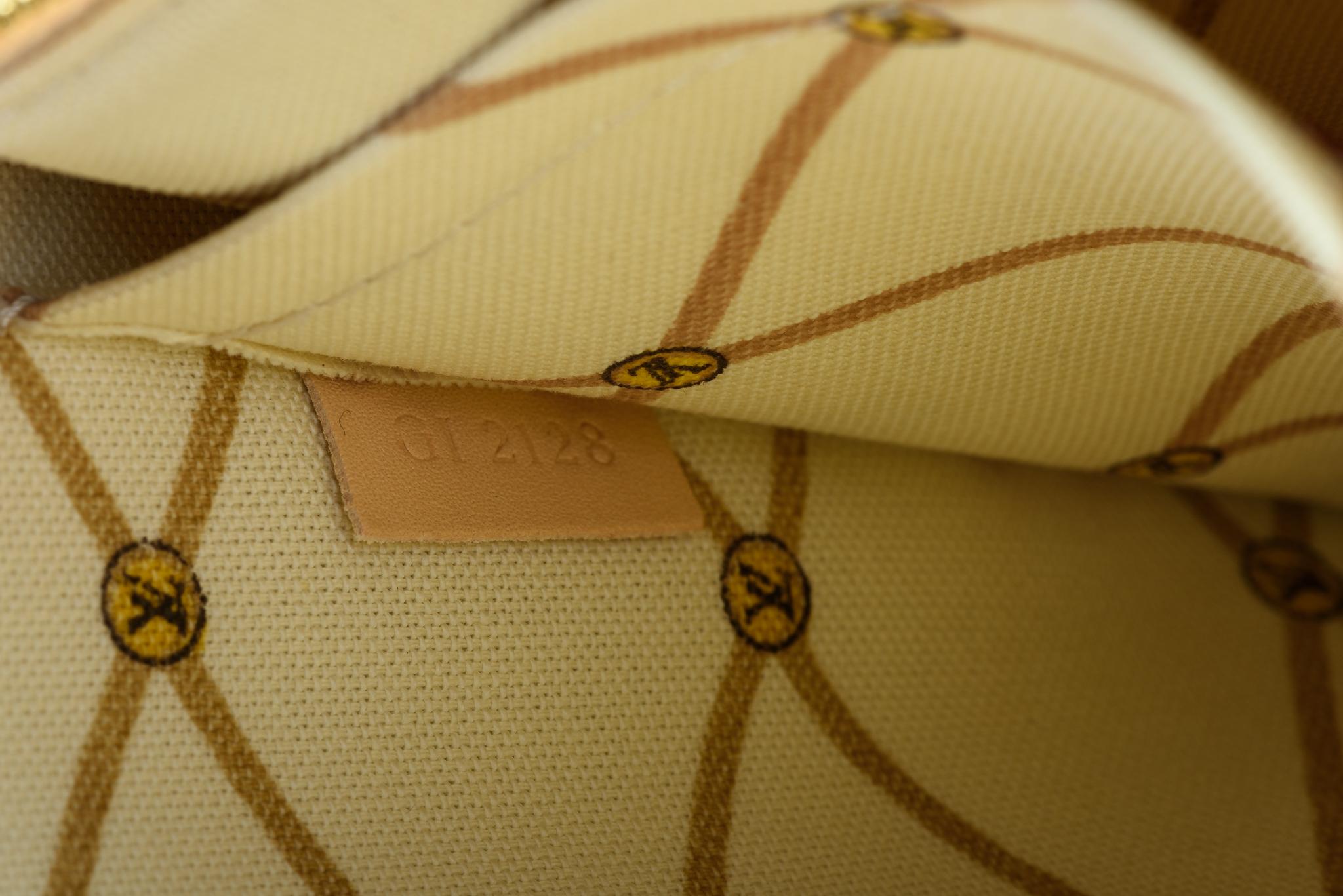 New in Box Louis Vuitton Limited Edition Capri Neverfull Damier Azur Bag 10