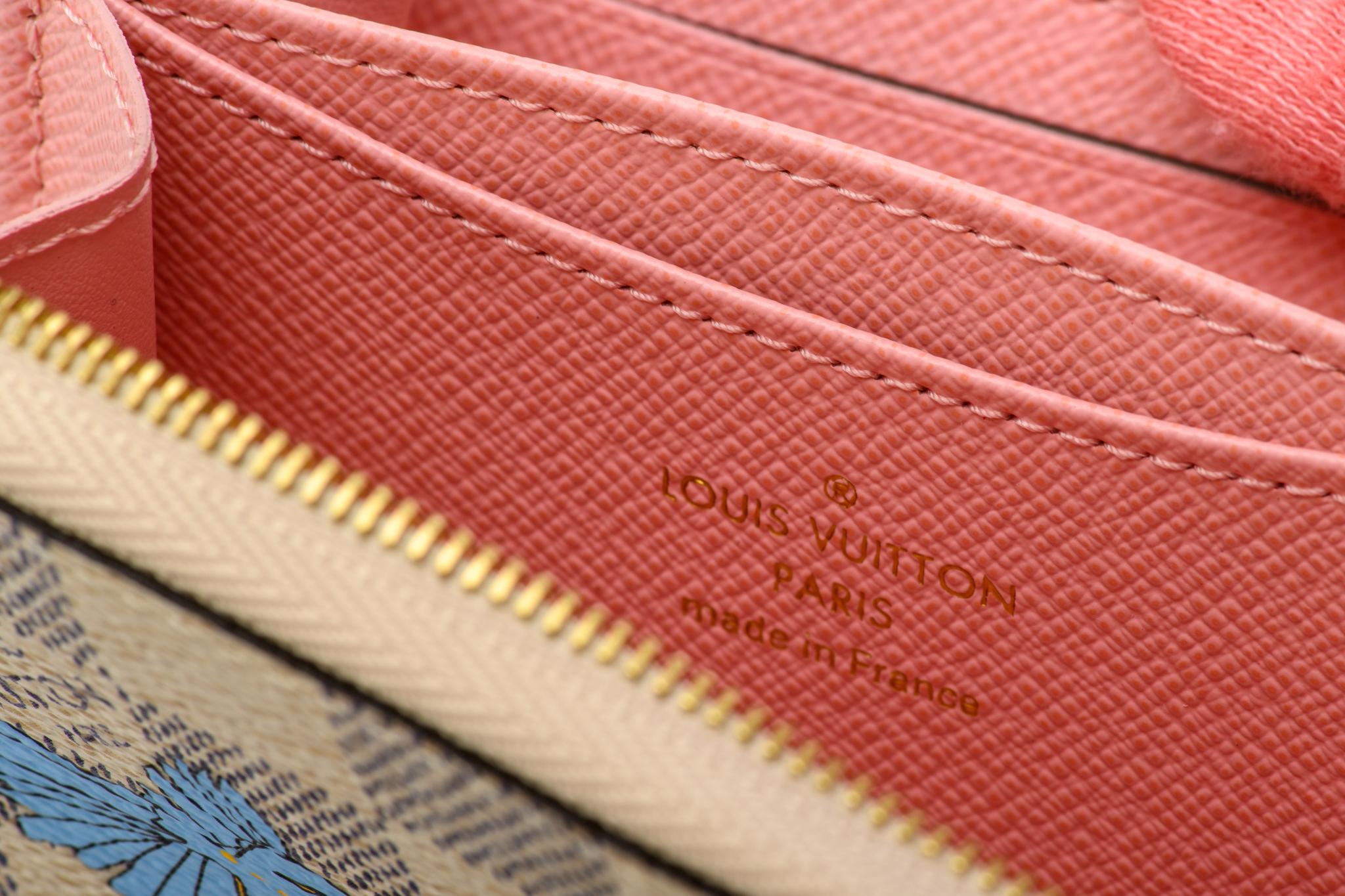 New in Box Louis Vuitton Limited Edition Damier Birds Wallet 1