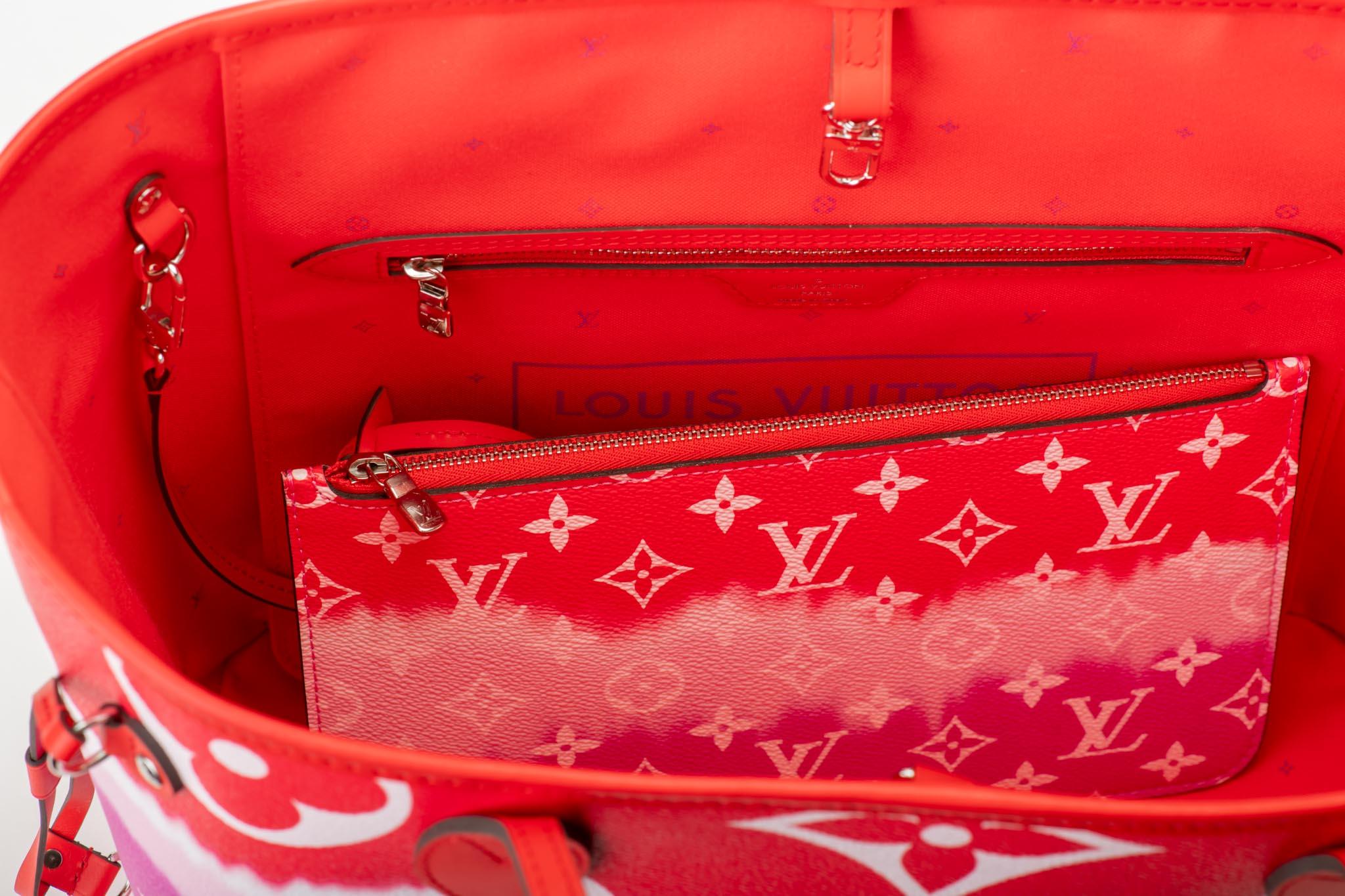 Nouveauté Louis Vuitton édition limitée  Sac fourre-tout rouge Neverfull Escale en vente 6