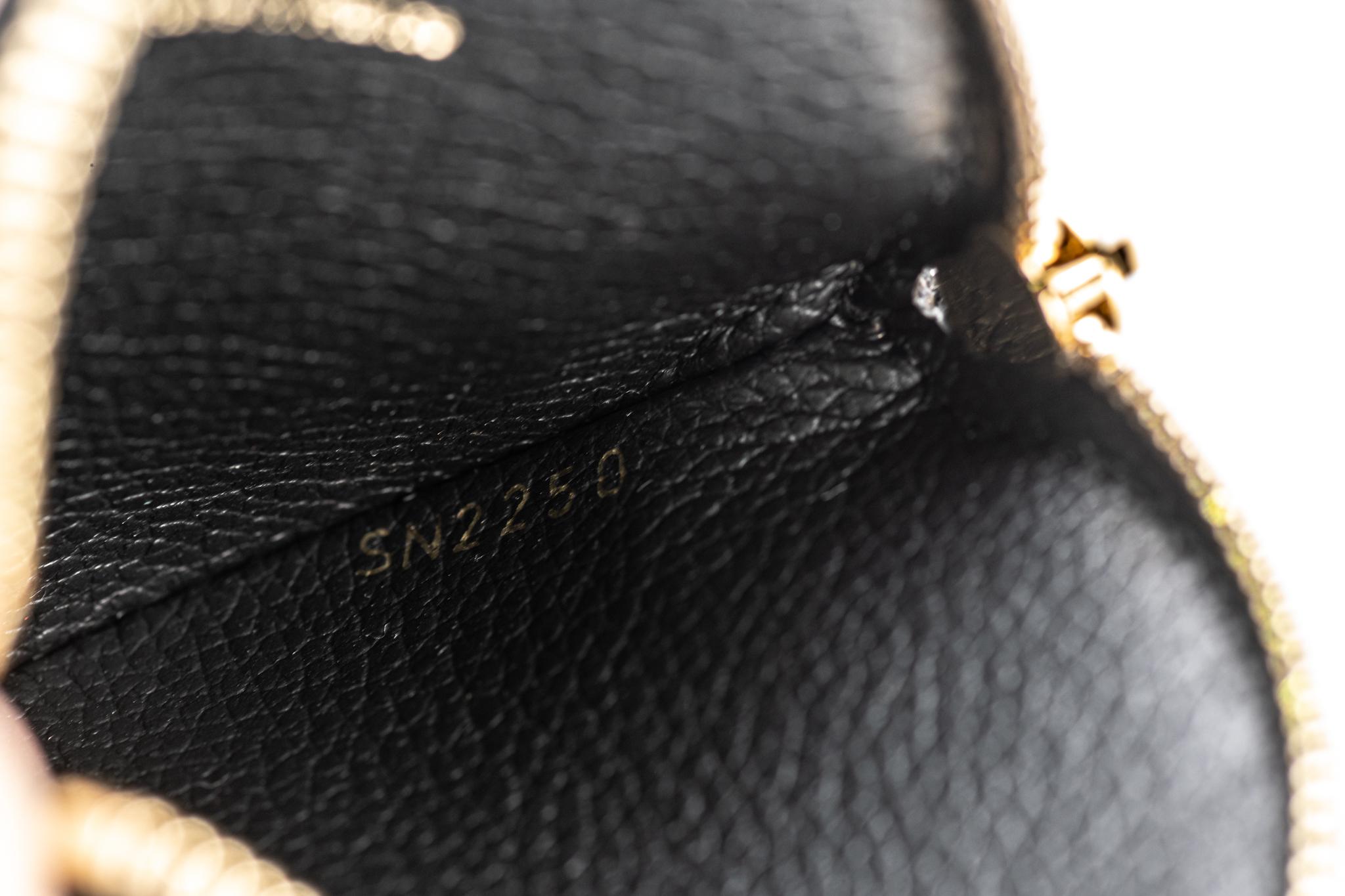 Neu in Box Louis Vuitton Limited Edition Pochette Trio Tasche 10