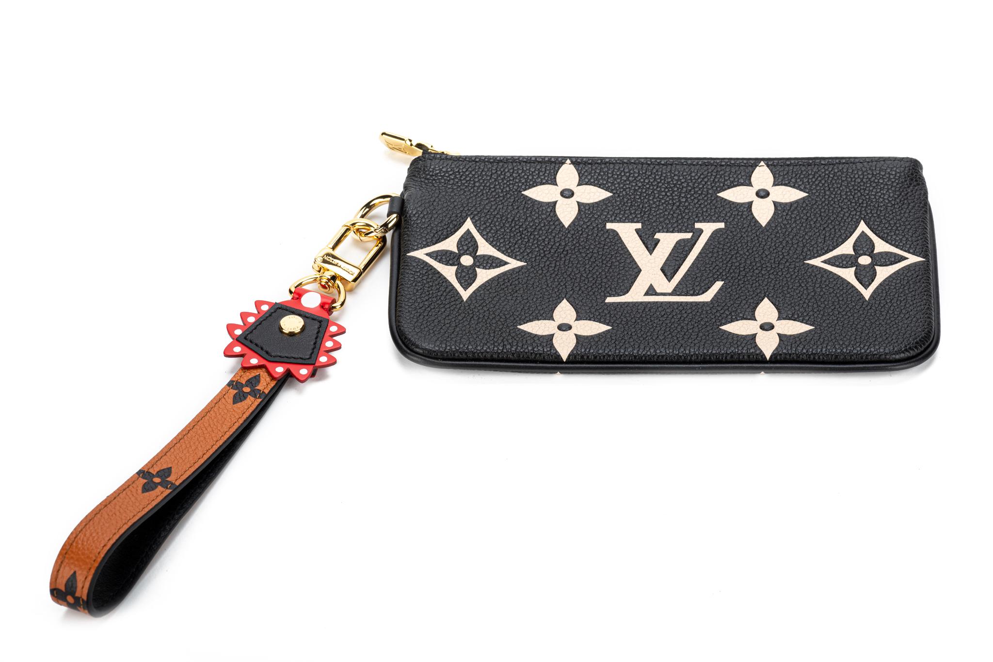 Neu in Box Louis Vuitton Limited Edition Pochette Trio Tasche im Zustand „Neu“ in West Hollywood, CA