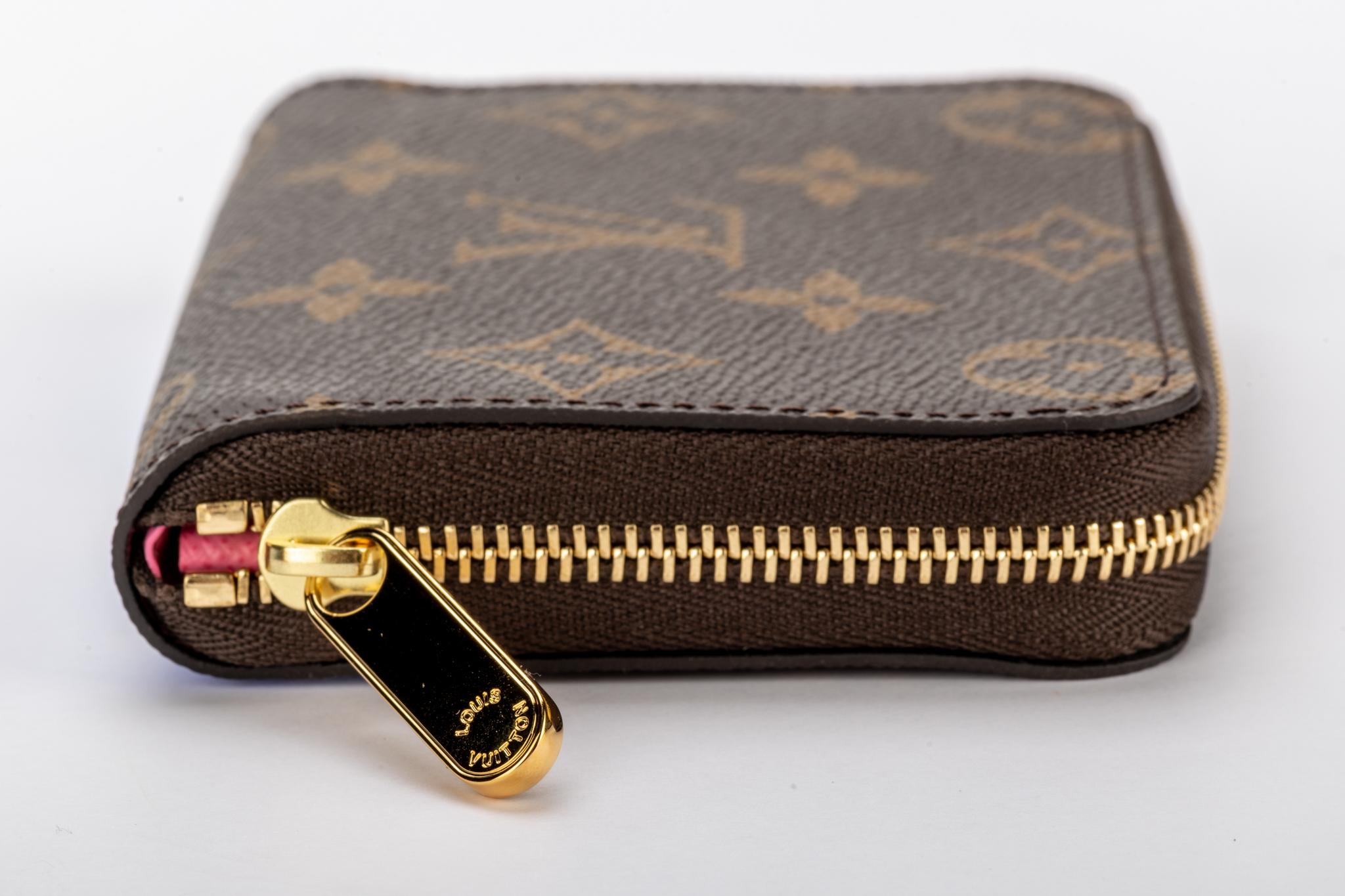 Neu in Box Louis Vuitton Limitierte Auflage  Shanghai Brieftasche mit Reißverschluss für Damen oder Herren im Angebot