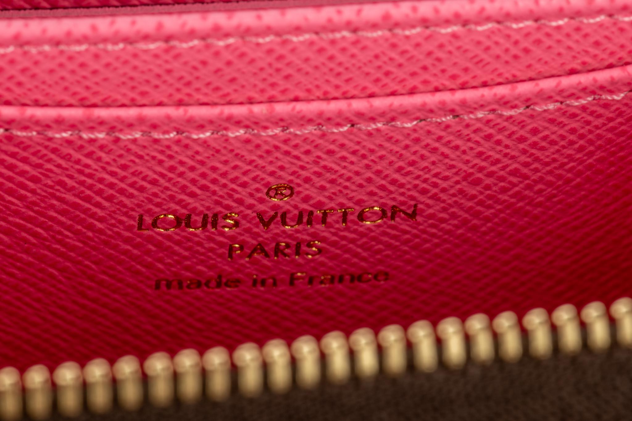 Neu in Box Louis Vuitton Limitierte Auflage  Shanghai Brieftasche mit Reißverschluss im Angebot 1