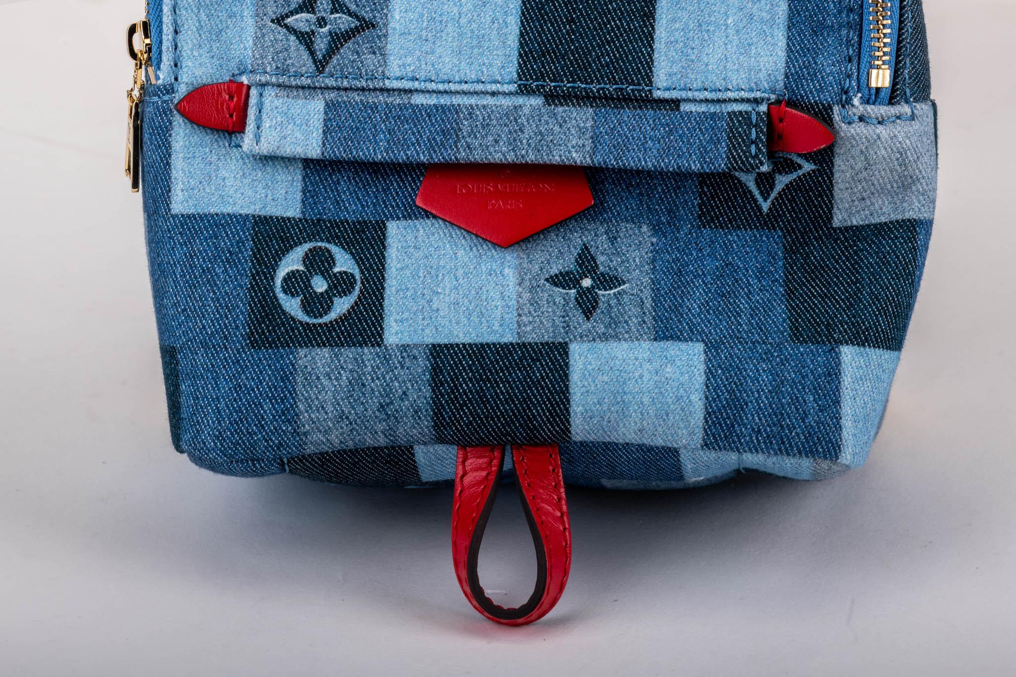 Louis Vuitton Monogrammierte Denim-Rucksack-Tasche, neu mit Karton Damen im Angebot