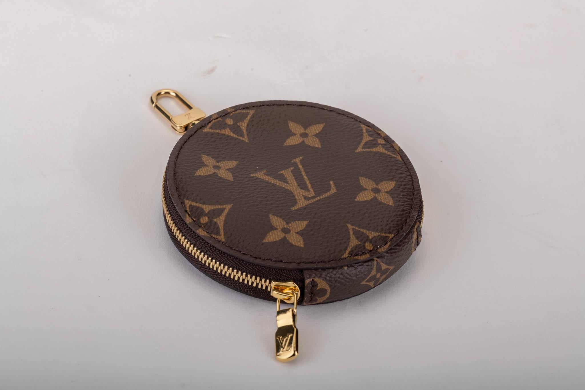 New in Box Louis Vuitton Multi Green Crossbody Pouch Bag For Sale 2