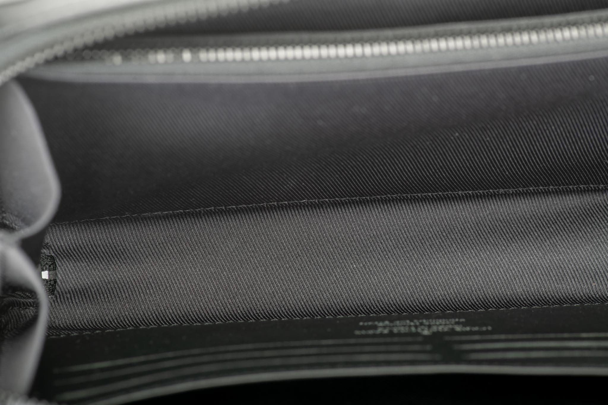 New in Box Louis Vuitton Runway SS 2020 Velvet Clutch Bag 3