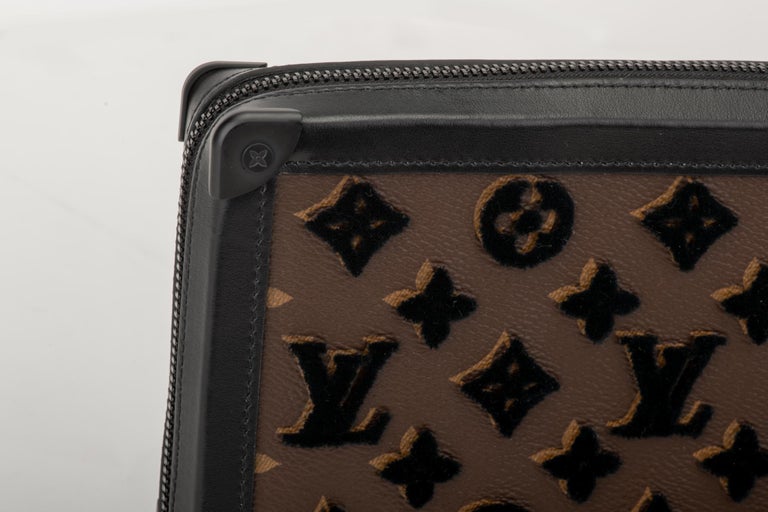 Closer look at the Louis Vuitton FW19 Clutch Box Bag