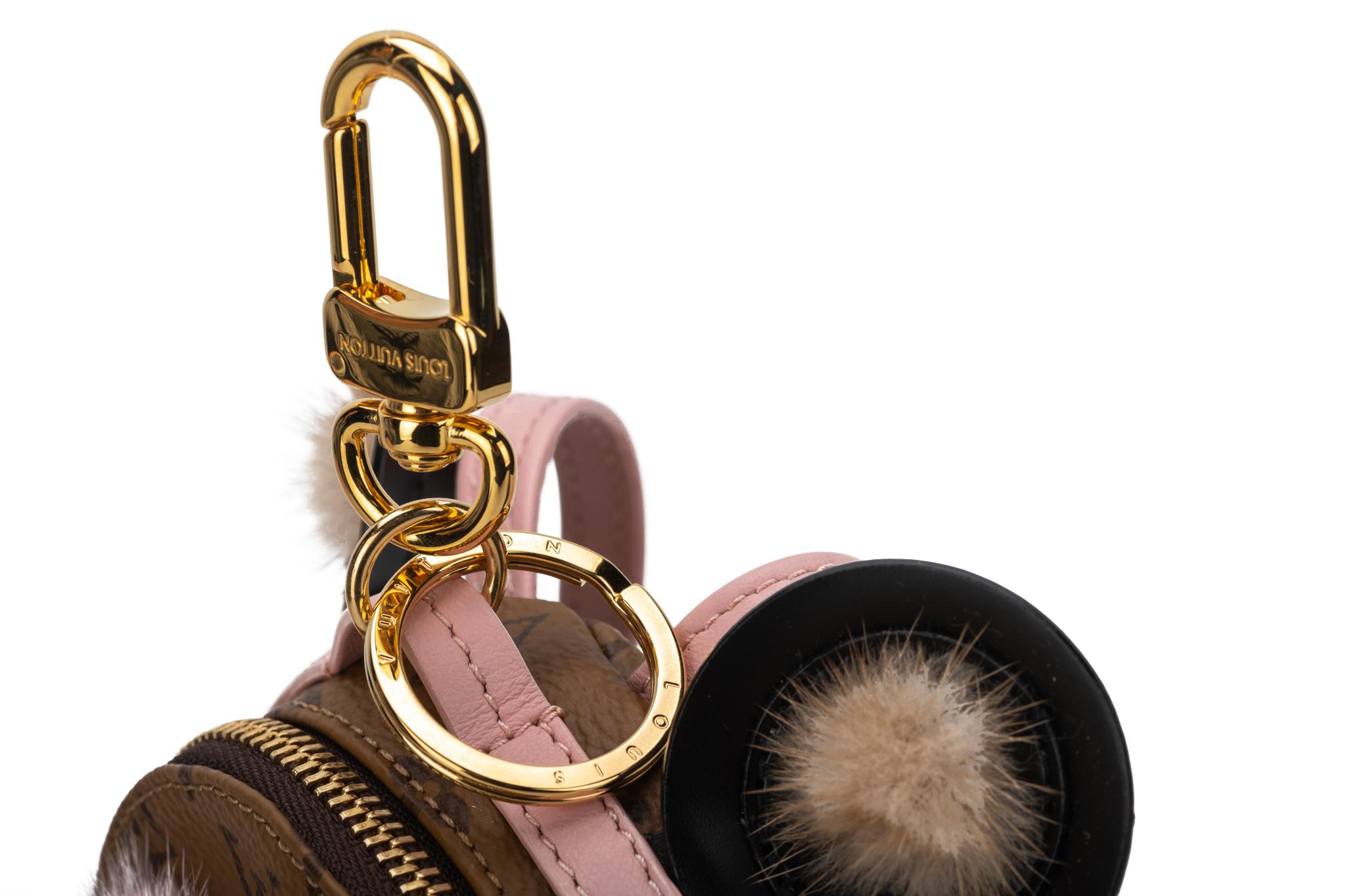 Seltener Louis Vuitton Mini Eulen-Rucksack Charme, Originalverpackt im Zustand „Neu“ im Angebot in West Hollywood, CA
