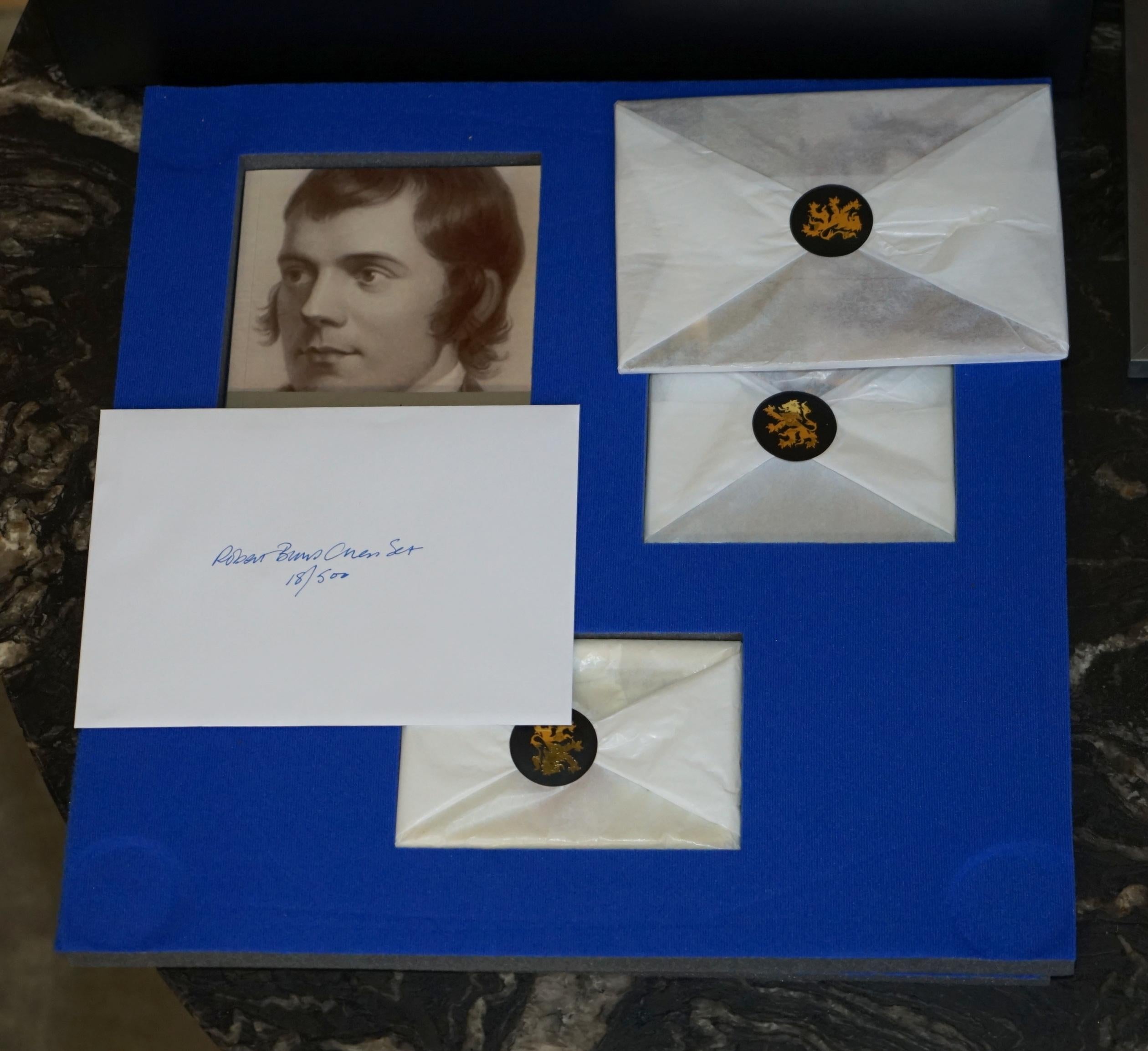 Fait main NEW IN THE BOX LTD EDITION 18/500 ROBERT BURNS SCOTTiSH CHESS SET en vente