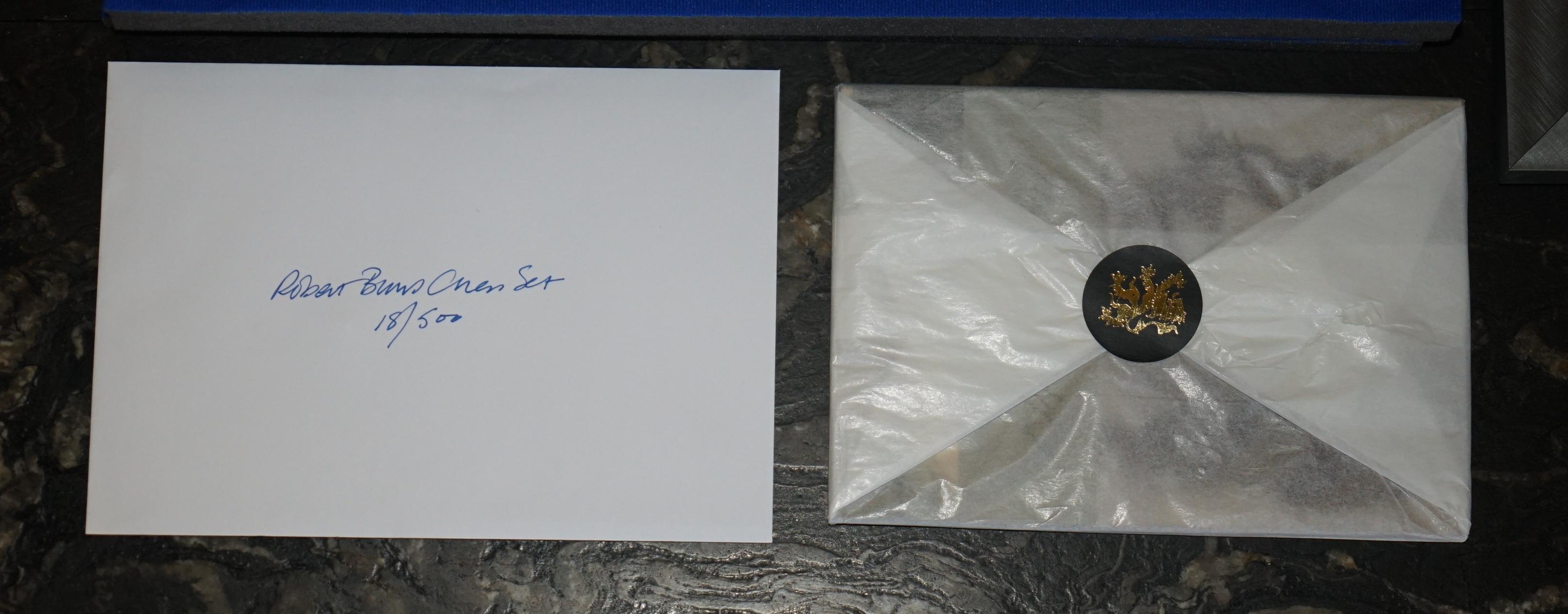 NEW IN THE BOX LTD EDITION 18/500 ROBERT BURNS SCOTTiSH CHESS SET en vente 2