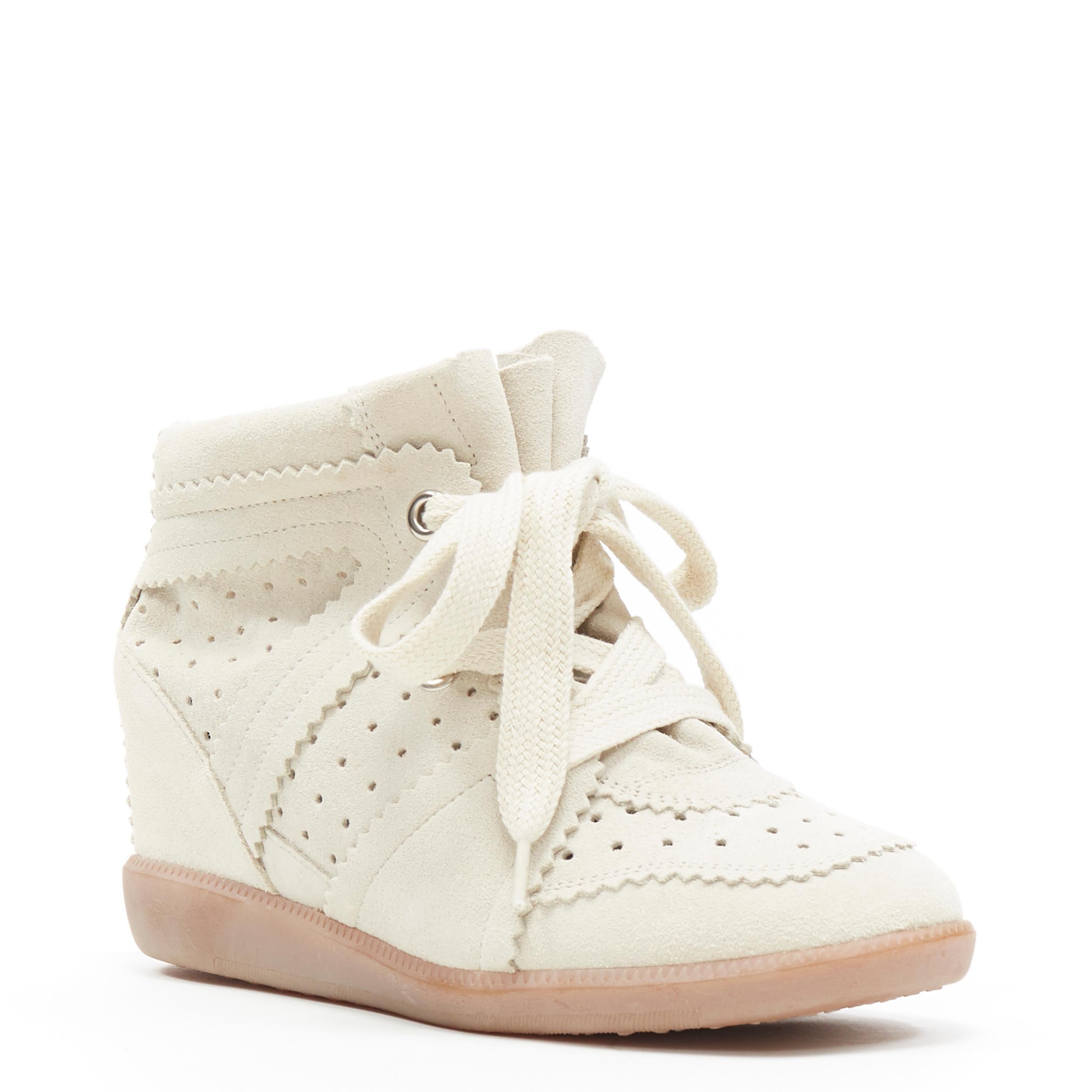 new ISABEL MARANT Bobby Chalk beige suede lace up concealed wedge sneaker EU36
Brand: Isabel Marant Etoile
Designer: Isabel Marant
Model Name / Style: Bobby
Material: Suede
Color: Beige
Pattern: Solid
Closure: Lace up
Lining material: Leather
Extra