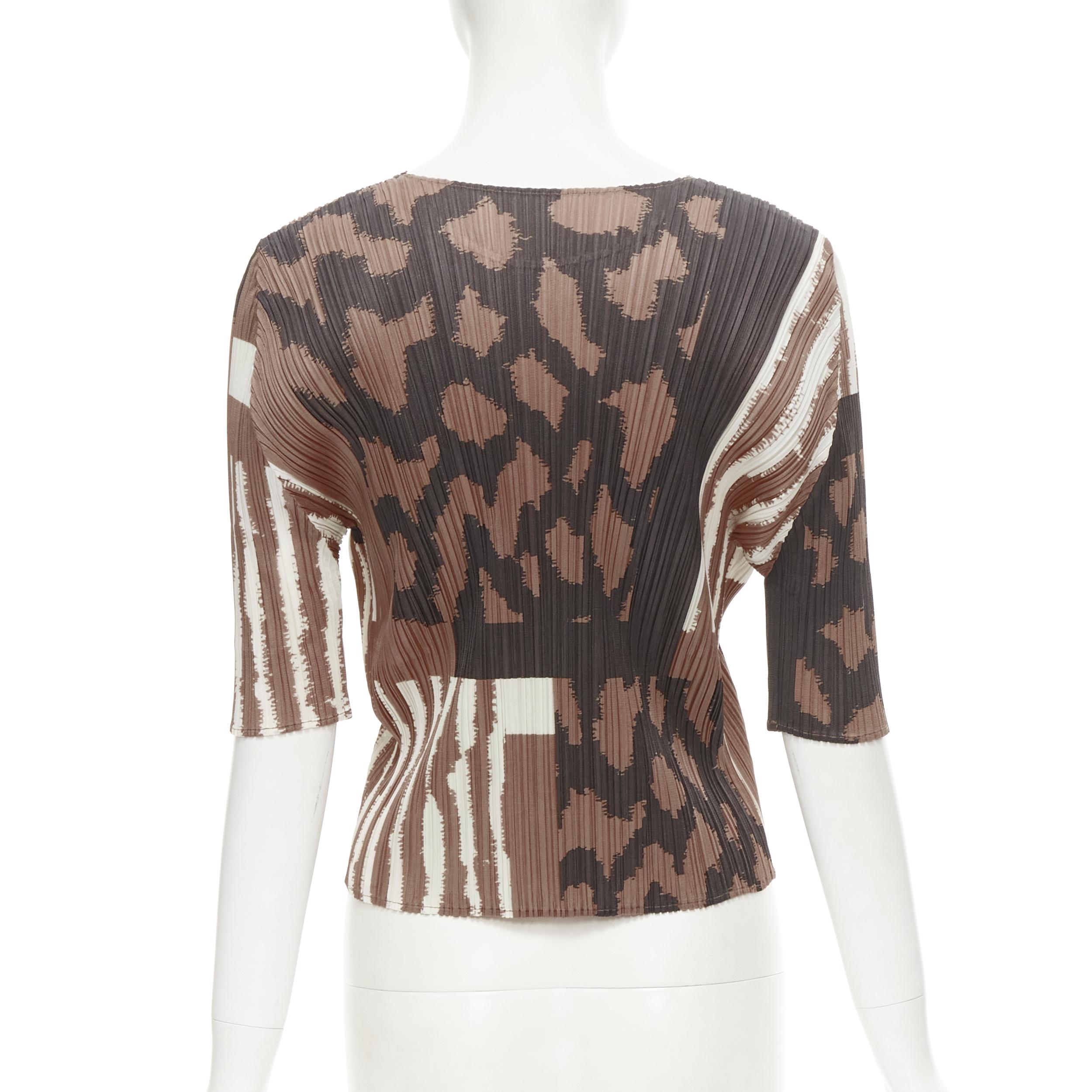 Women's new ISSEY MIYAKE PLEATS PLEASE brown ethnic abstract print plisse pleated top L For Sale
