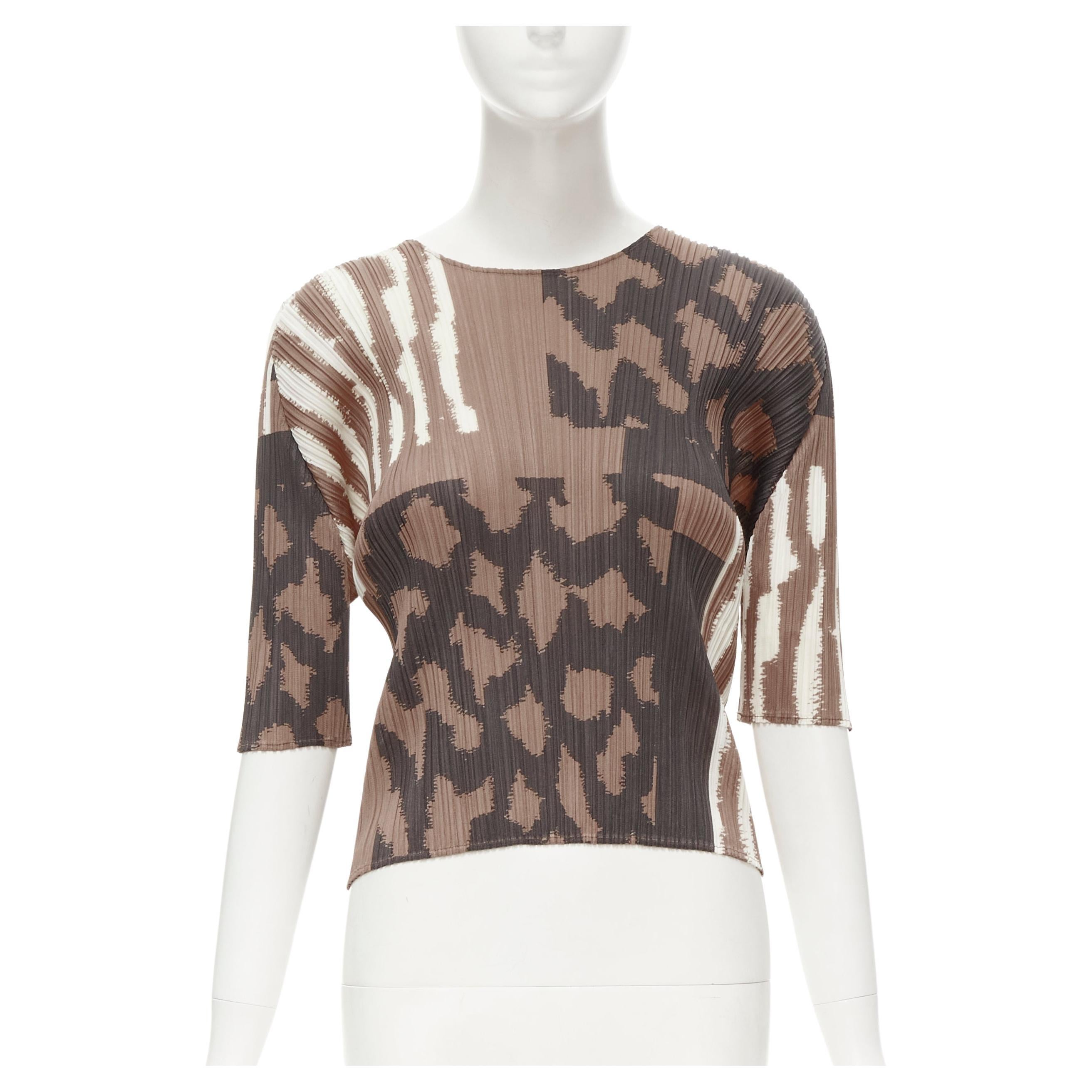 new ISSEY MIYAKE PLEATS PLEASE brown ethnic abstract print plisse pleated top L For Sale