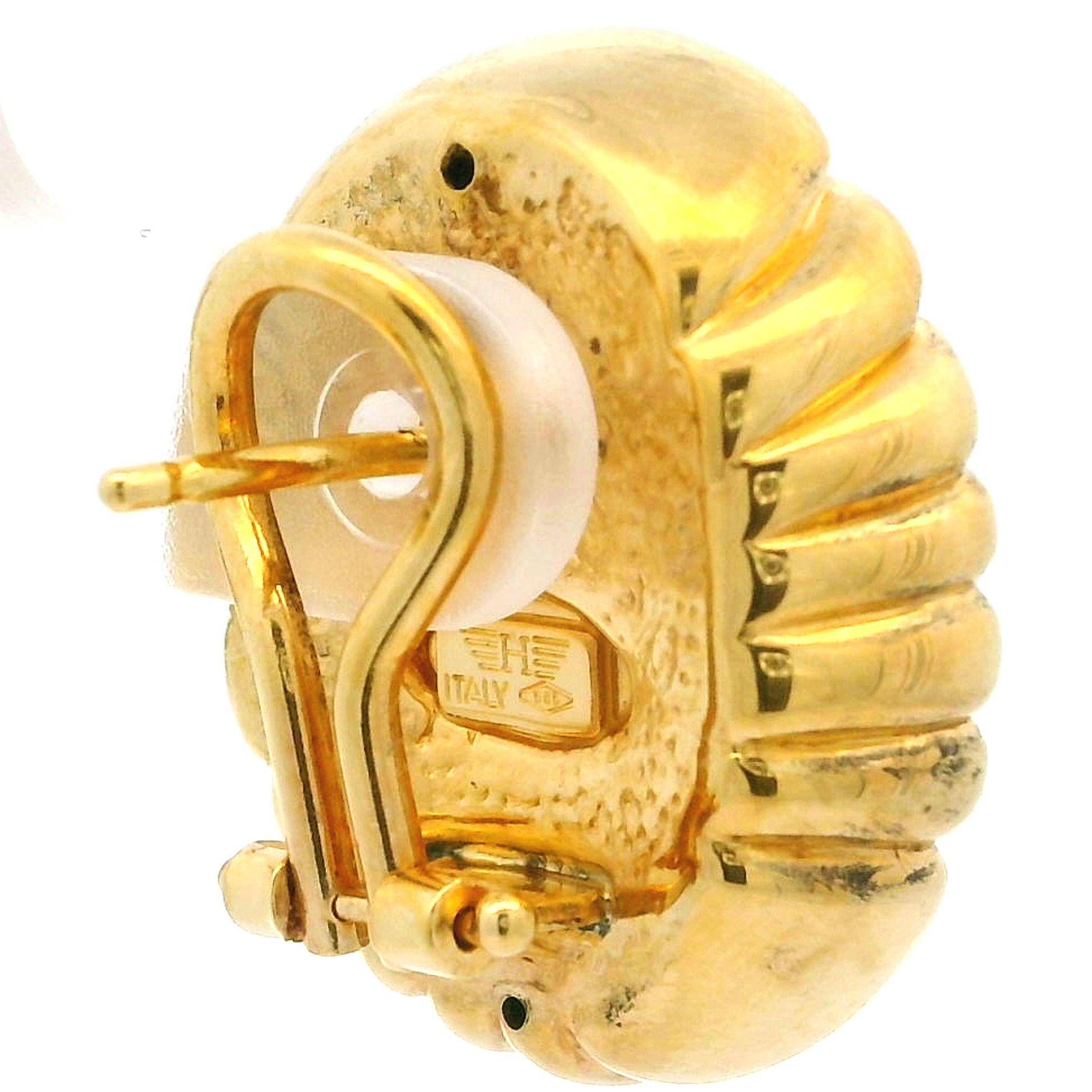 Nuovi orecchini Omega a bottone ovali scanalati e soffiati in oro giallo 14k in vendita 2