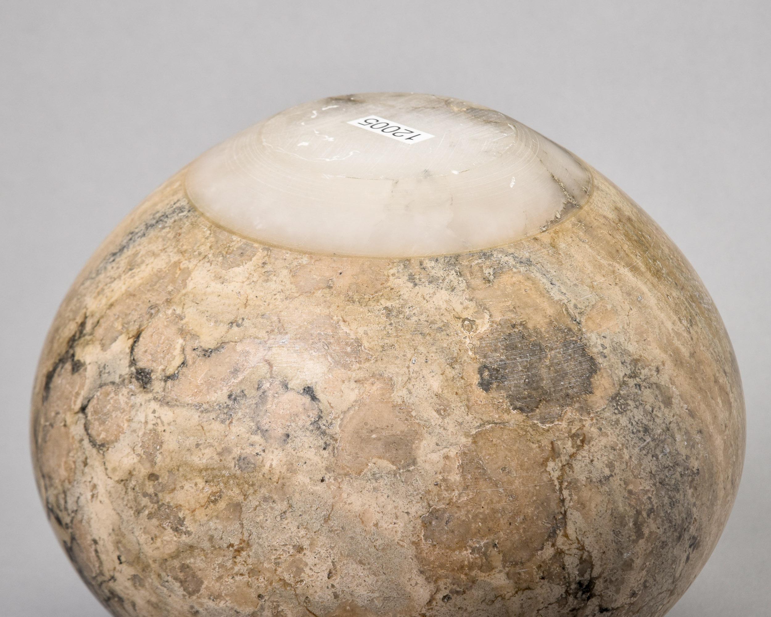 Nuovo vaso italiano in marmo Bardiglio con bordo in alabastro in vendita 4