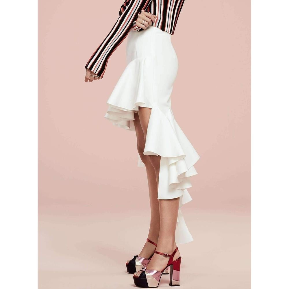 New Jacquemus Asymmetric Ruffle White Skirt FR42 US 8-10 In New Condition For Sale In Brossard, QC