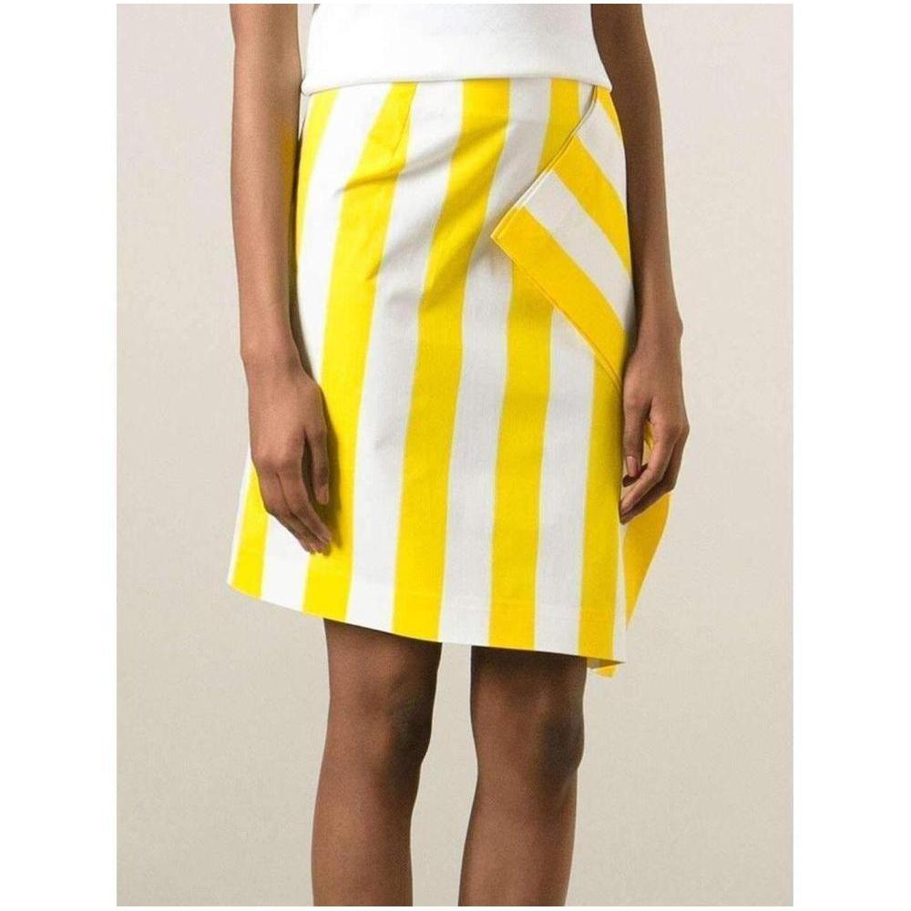 TWhite and yellow cotton blend side flap striped skirt from Jacquemus. 
Cotton 97%. 
Spandex/Elastane 3%.
Made in France
  
Size FR34 
Waist 3