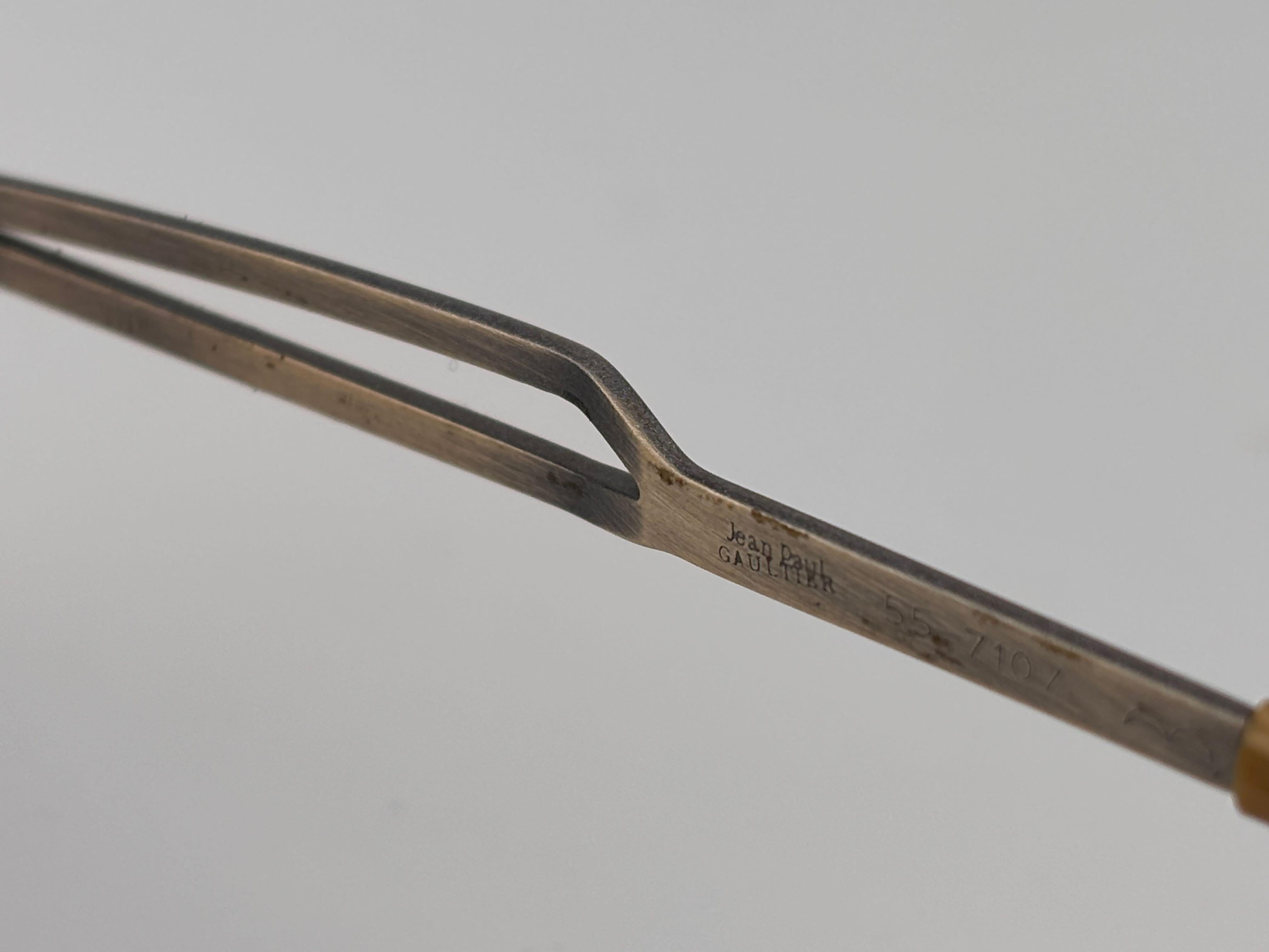 Nuovi occhiali da sole Jean Paul Gaultier 55 7107 con montatura in argento Made In Japan degli anni '90 In condizioni ottime in vendita a Baleares, Baleares