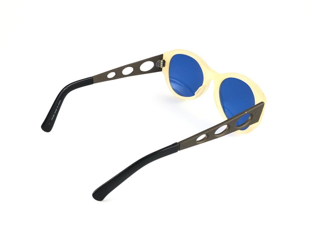 New Jean Paul Gaultier 56 1272 Nacre monture ovale 90s lunettes de soleil Japon en vente 5