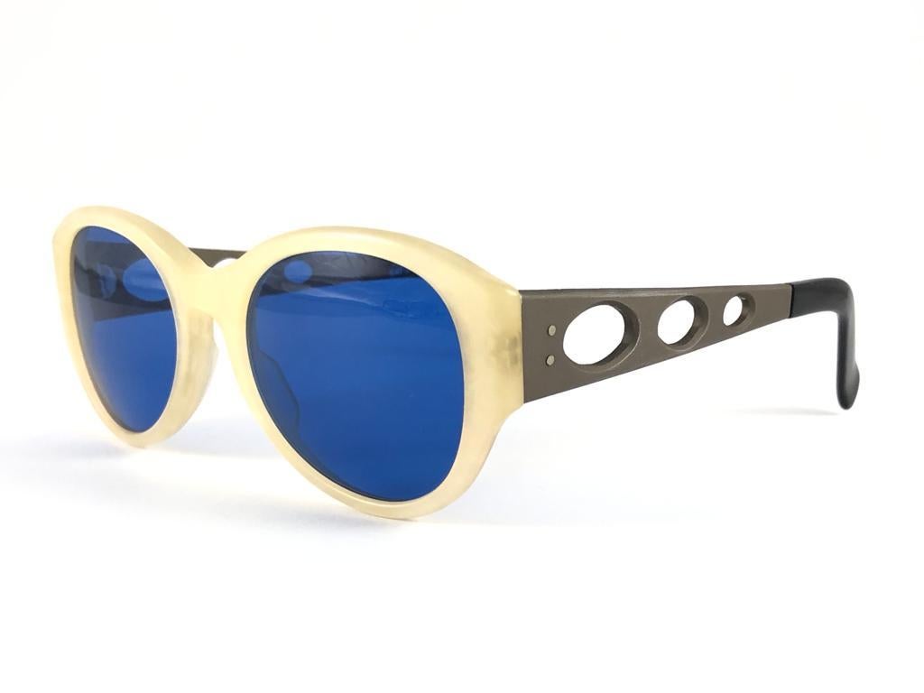 Bleu New Jean Paul Gaultier 56 1272 Nacre monture ovale 90s lunettes de soleil Japon en vente